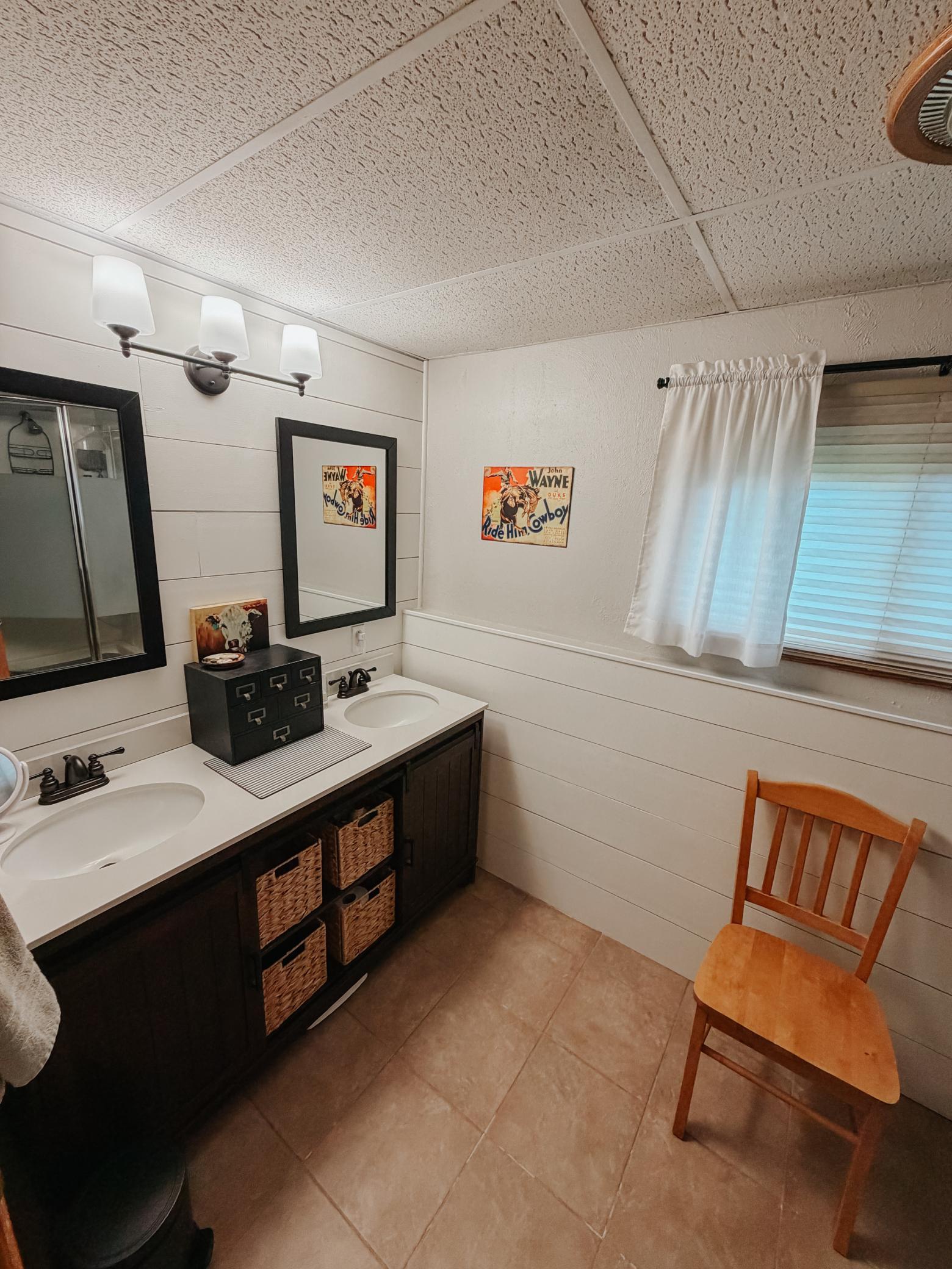 1975 single family home for sale at 40624 Highway 11 in Roseau, MN — 4 bed, 3 bath (photo 31 of 33)