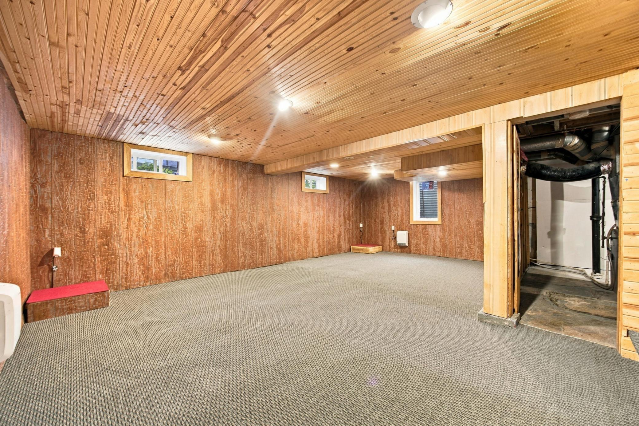 1939 single family home for sale at 1216 4th Avenue N in Moorhead, MN — 2 bed, 1 bath (photo 16 of 27)