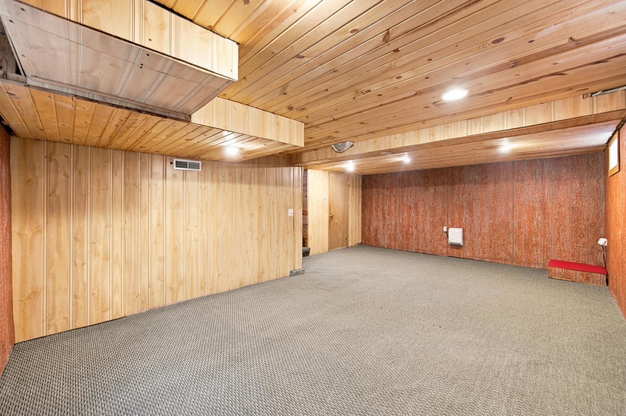 1939 single family home for sale at 1216 4th Avenue N in Moorhead, MN — 2 bed, 1 bath (photo 18 of 27)