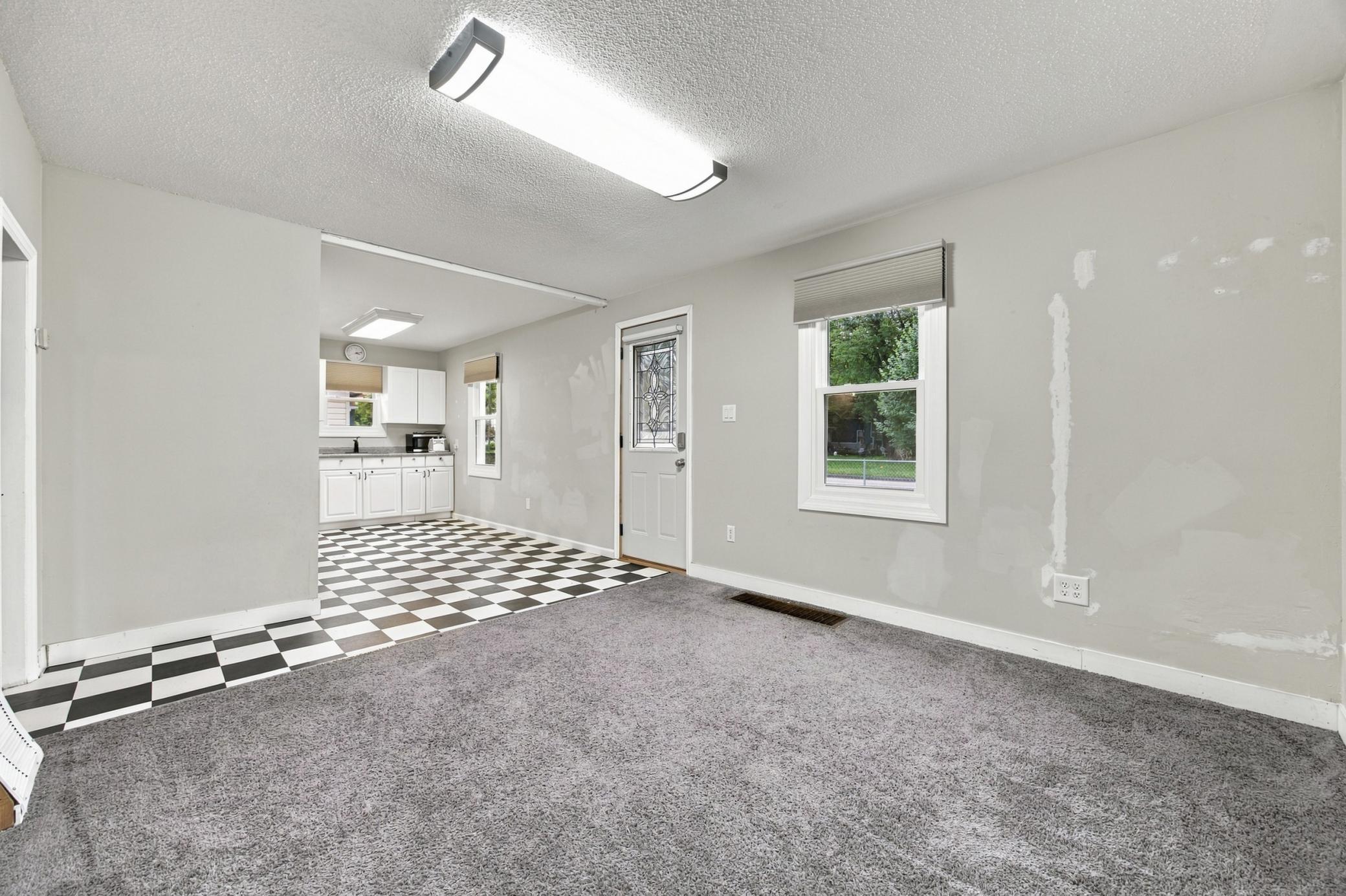 1939 single family home for sale at 1216 4th Avenue N in Moorhead, MN — 2 bed, 1 bath (photo 9 of 27)