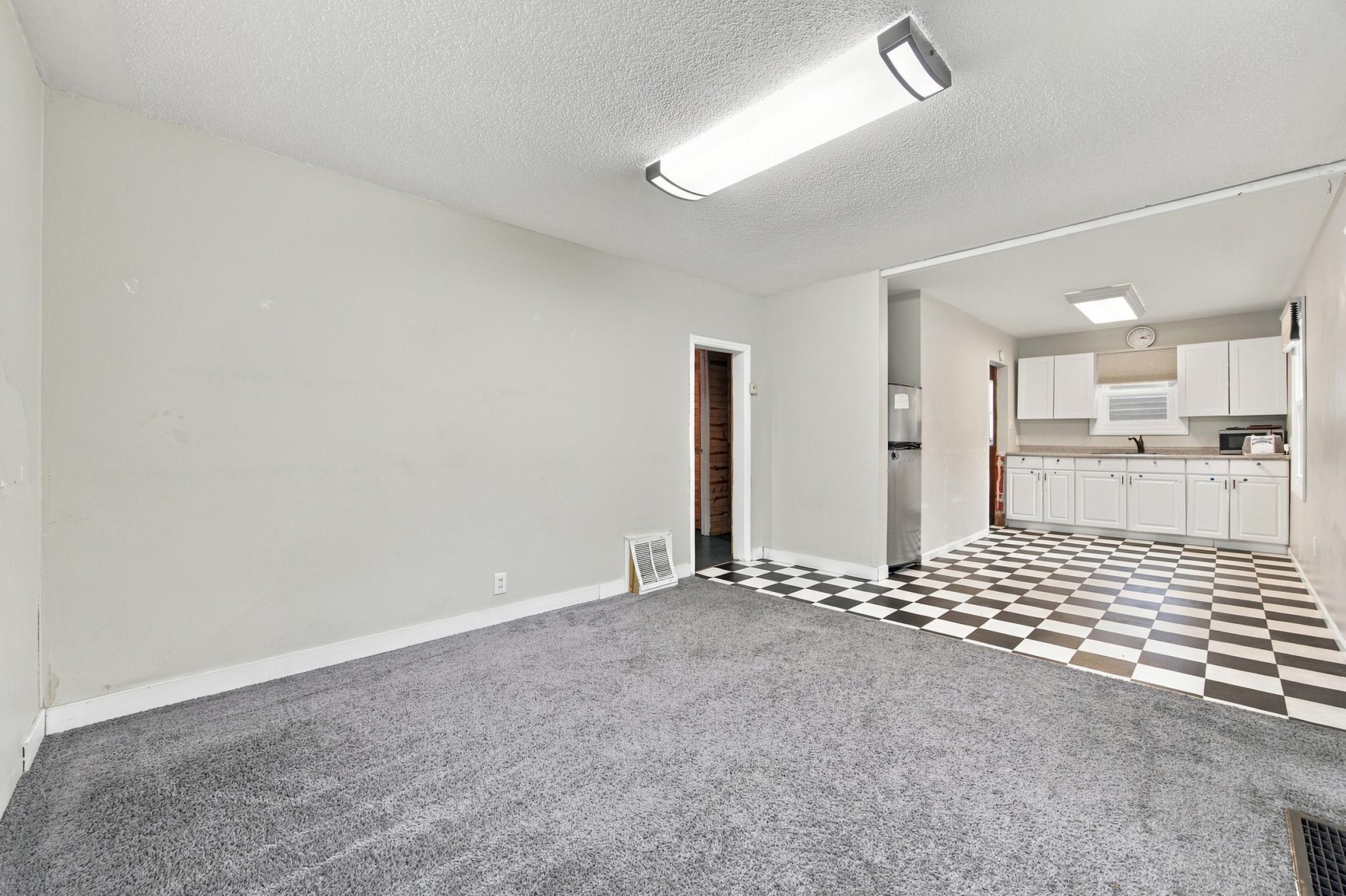 1939 single family home for sale at 1216 4th Avenue N in Moorhead, MN — 2 bed, 1 bath (photo 10 of 27)