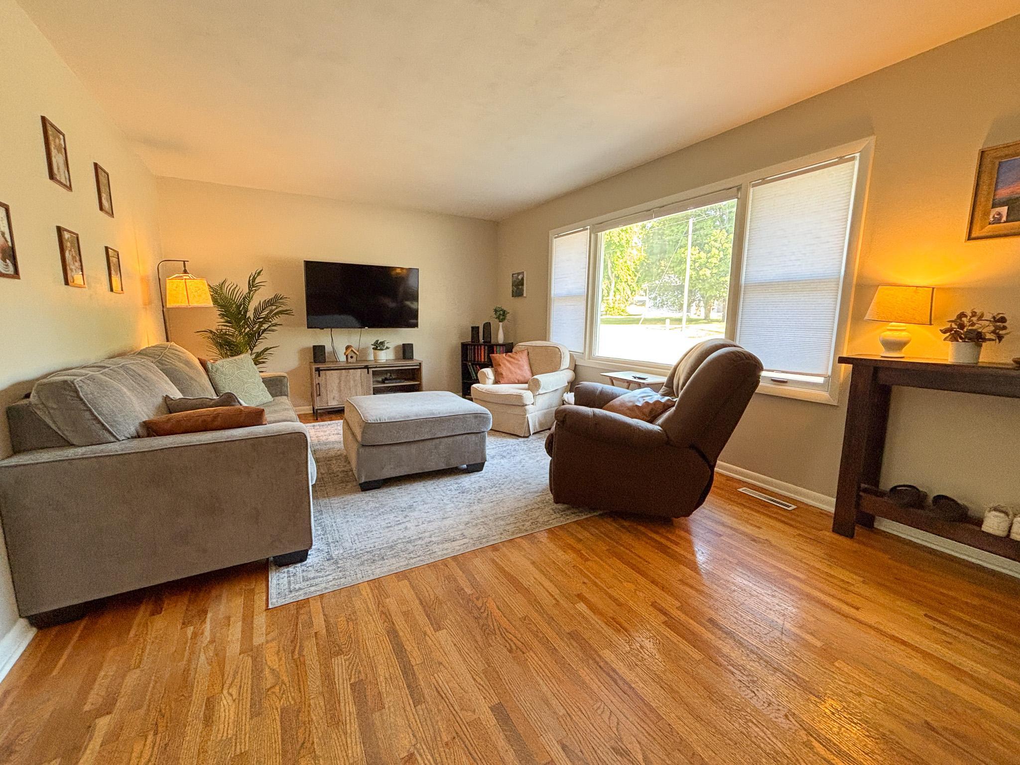 1964 single family home for sale at 1116 E Mount Faith Avenue in Fergus Falls, MN — 4 bed, 2 bath (photo 4 of 41)