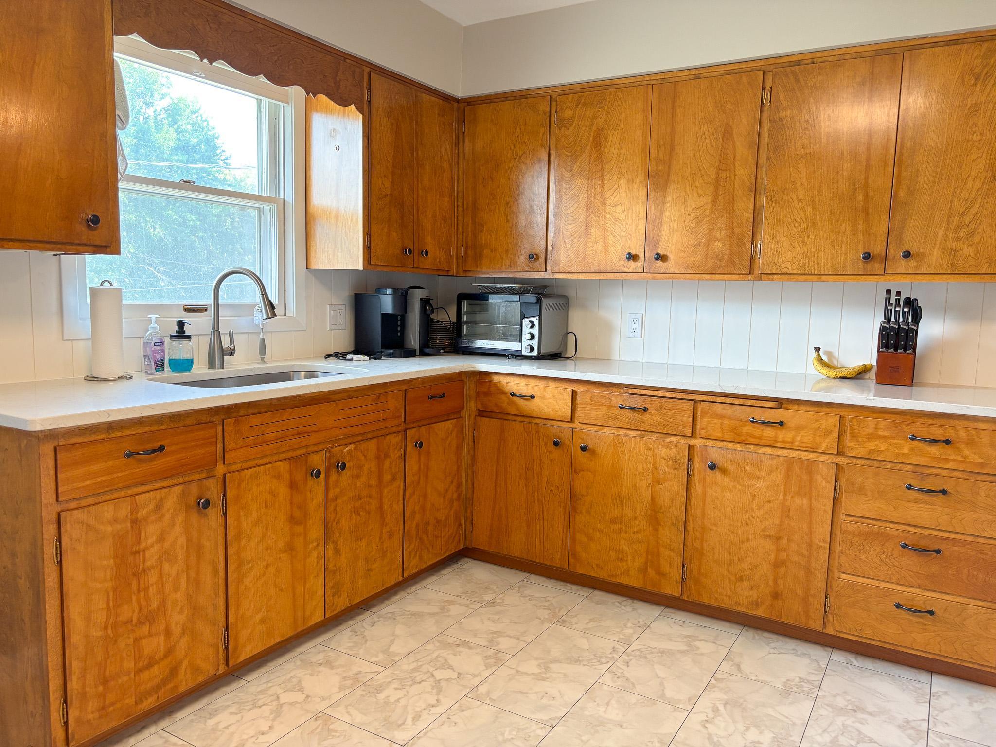 1964 single family home for sale at 1116 E Mount Faith Avenue in Fergus Falls, MN — 4 bed, 2 bath (photo 9 of 41)