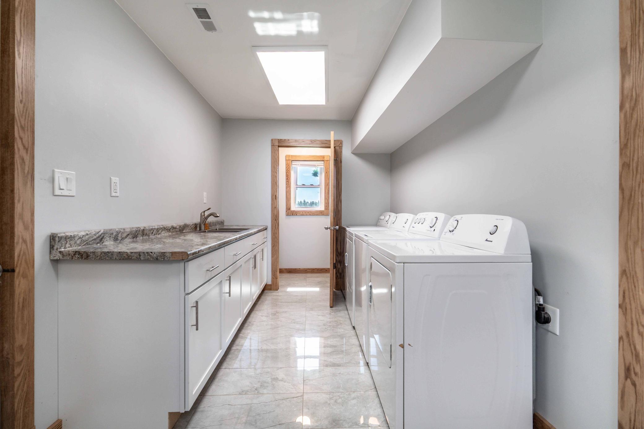 2024 single family home for sale at 19642 308th Avenue in Underwood, MN — 3 bed, 3 bath (photo 9 of 91)
