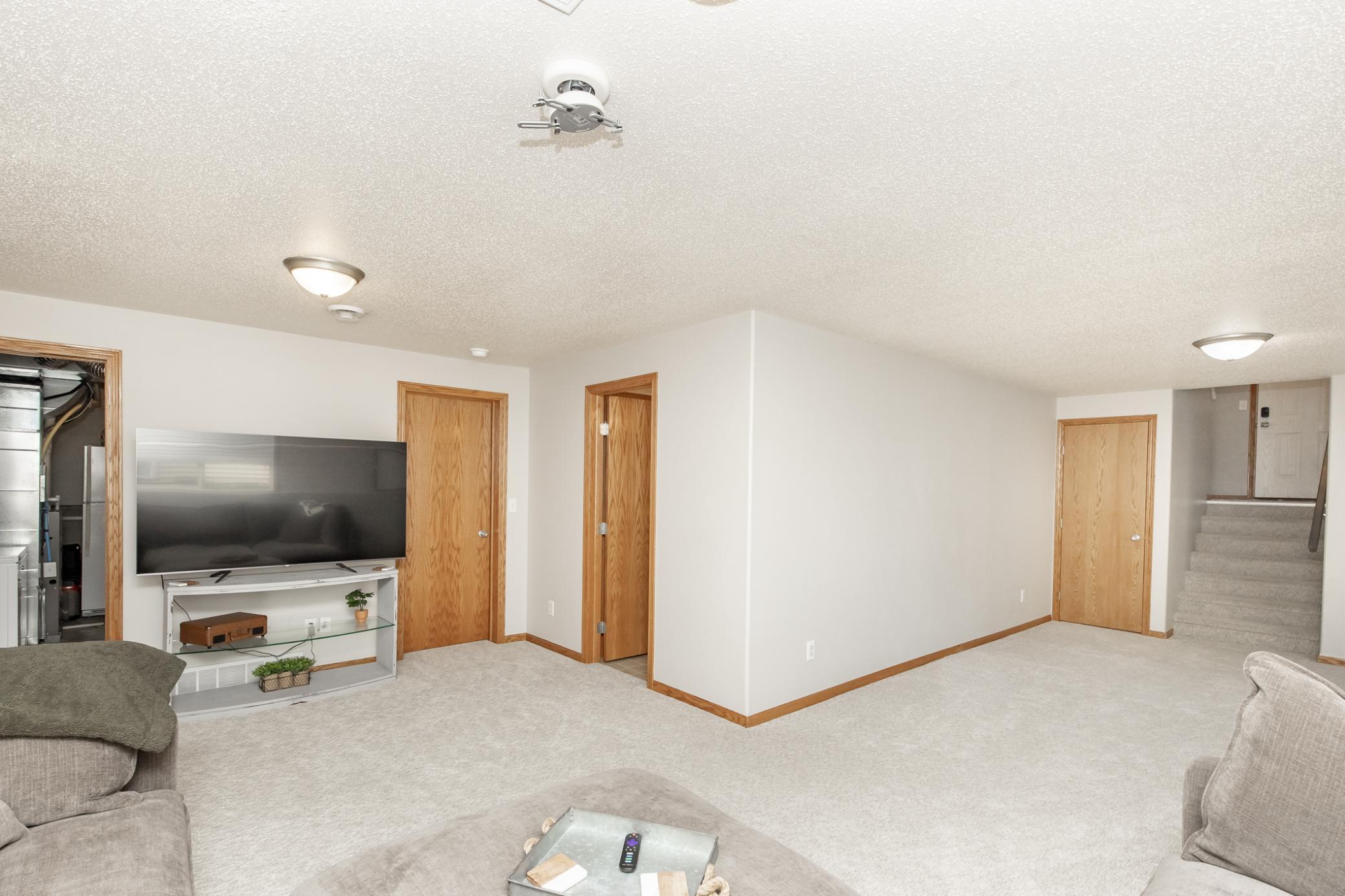2005 single family home for sale at 1219 DIVERSION Drive W in West Fargo, ND — 3 bed, 2 bath (photo 25 of 43)