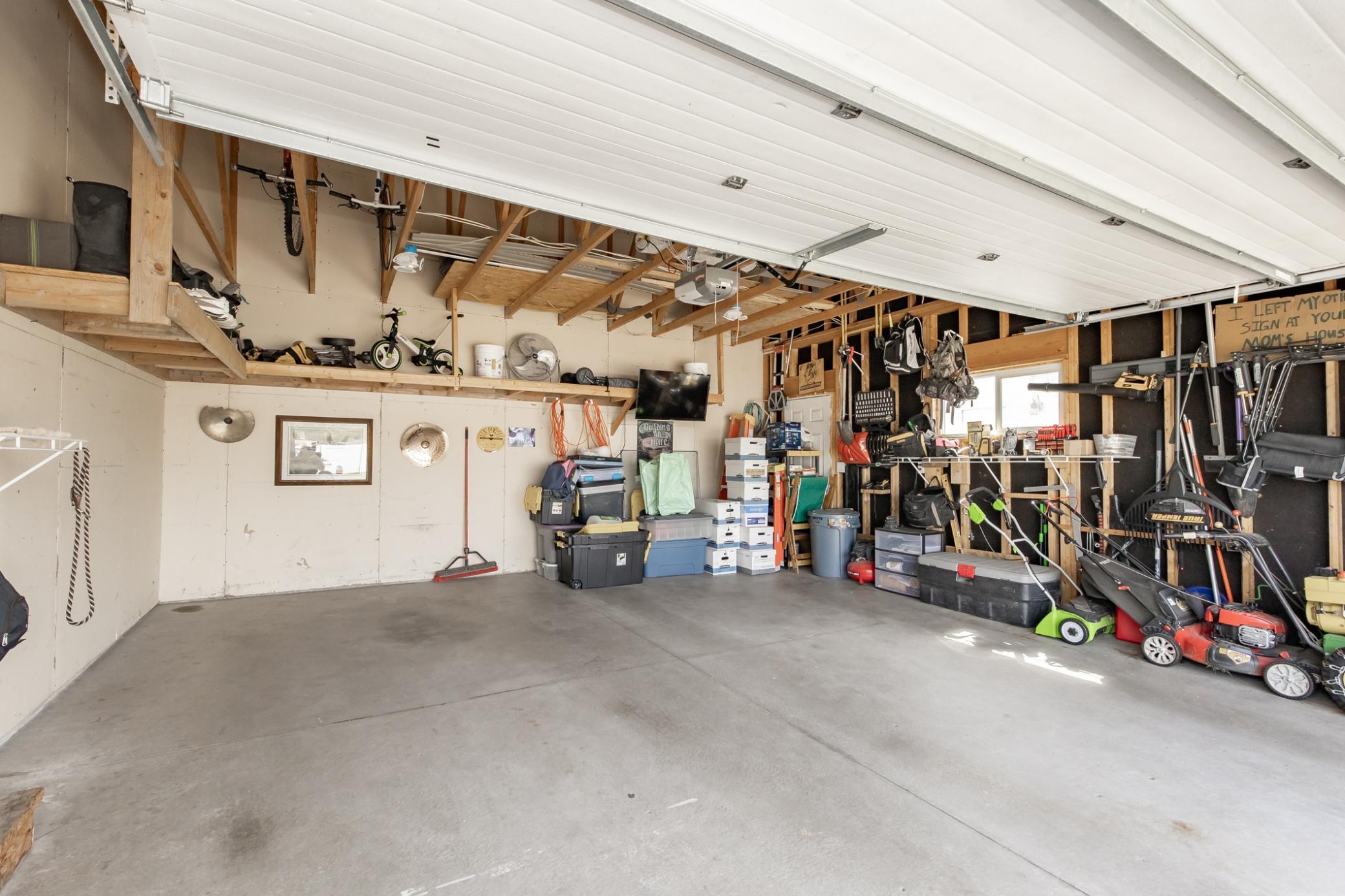 2005 single family home for sale at 1219 DIVERSION Drive W in West Fargo, ND — 3 bed, 2 bath (photo 35 of 43)