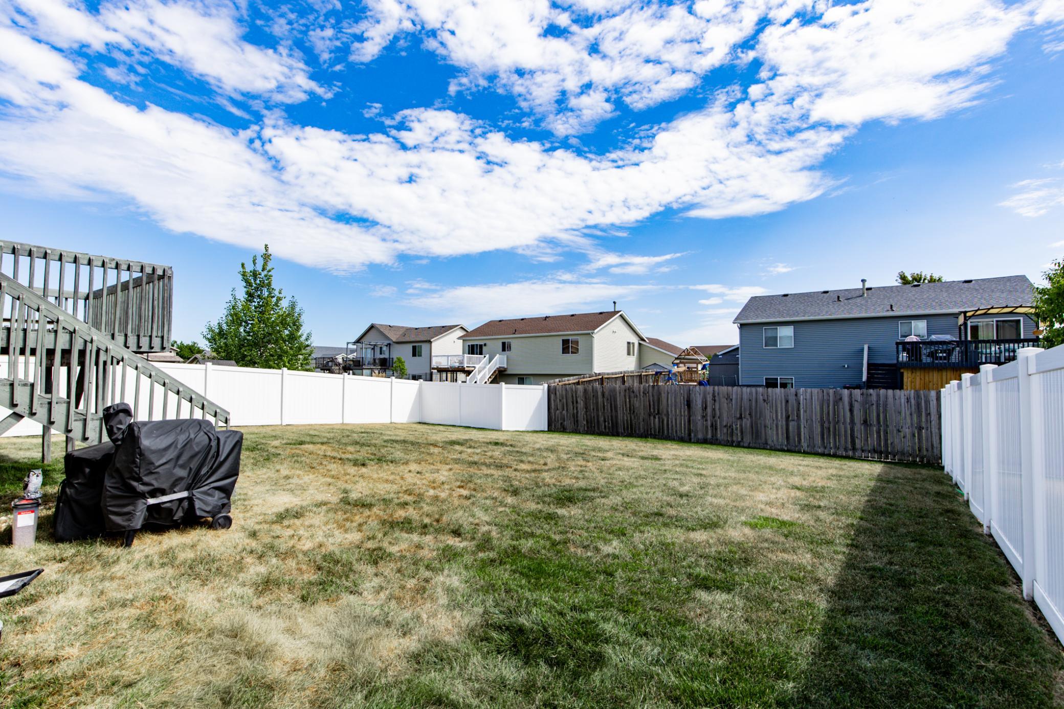 2005 single family home for sale at 1219 DIVERSION Drive W in West Fargo, ND — 3 bed, 2 bath (photo 40 of 43)