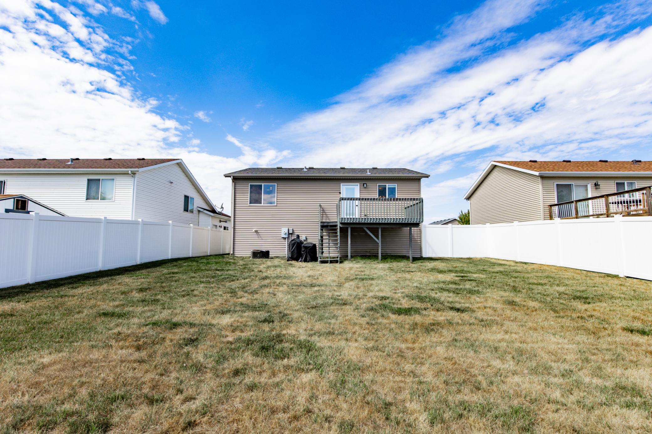 2005 single family home for sale at 1219 DIVERSION Drive W in West Fargo, ND — 3 bed, 2 bath (photo 42 of 43)