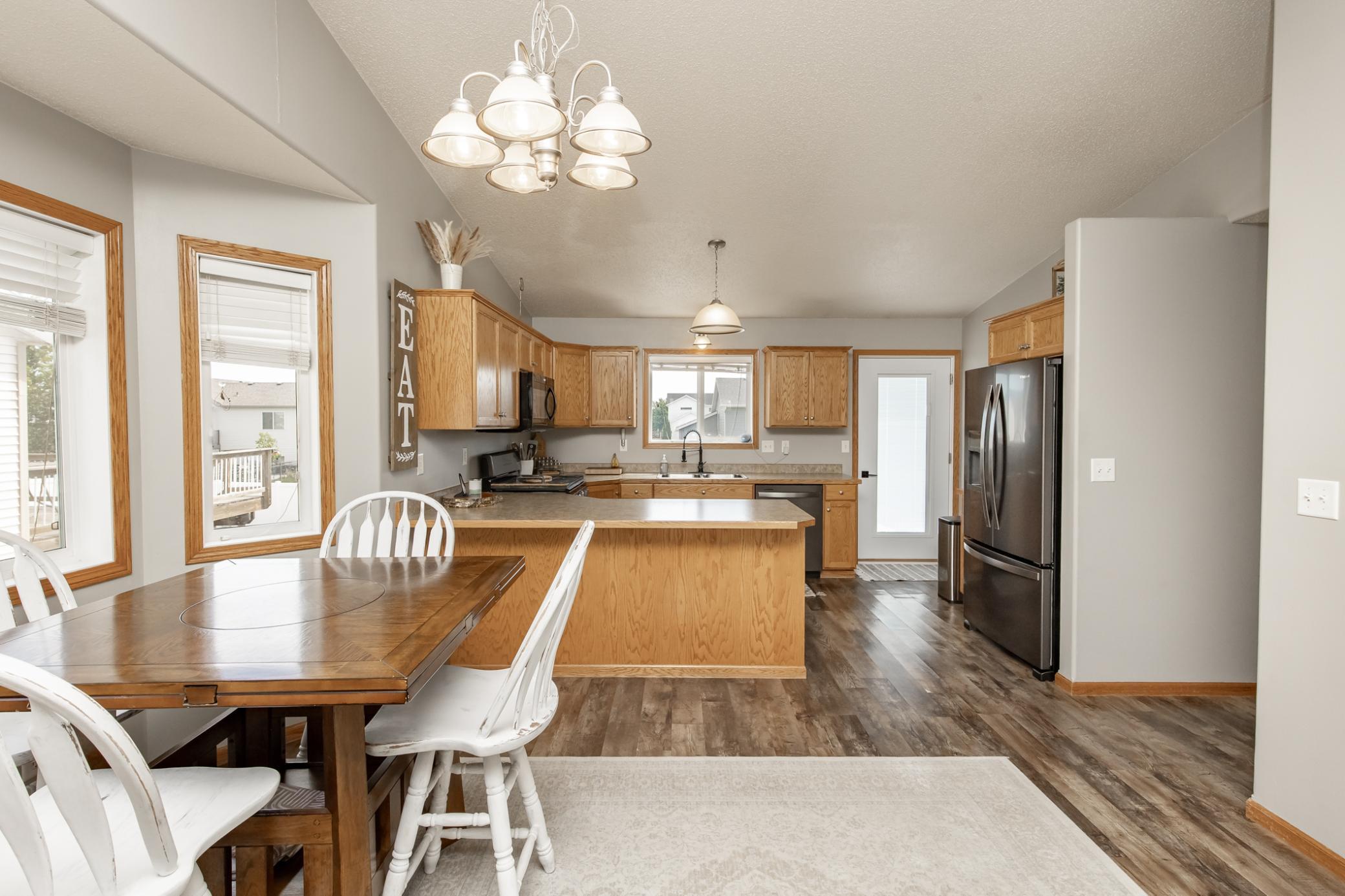 2005 single family home for sale at 1219 DIVERSION Drive W in West Fargo, ND — 3 bed, 2 bath (photo 9 of 43)