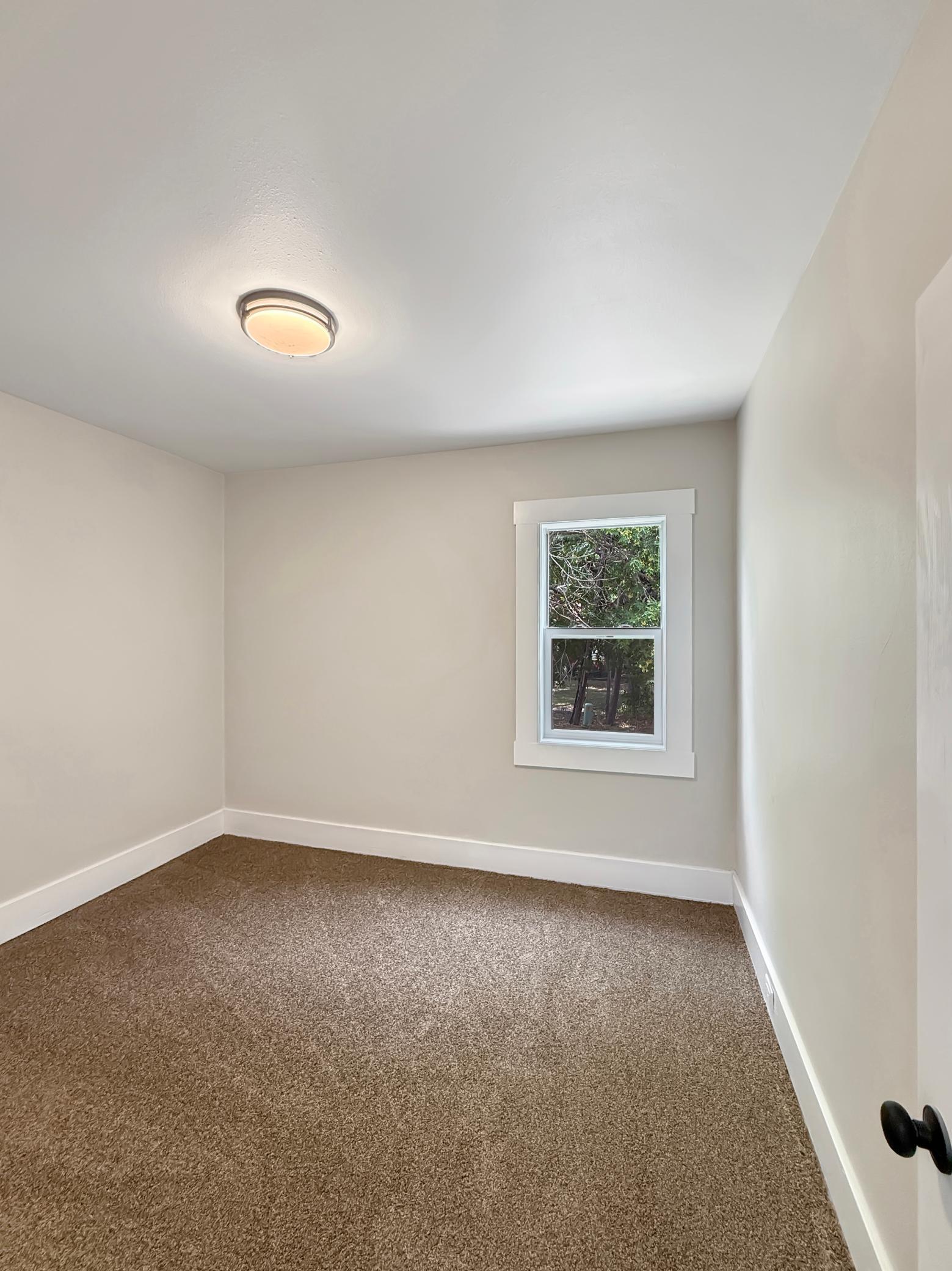 1920 single family home for sale at 1145 9th Street N in Fargo, ND — 4 bed, 2 bath (photo 19 of 34)