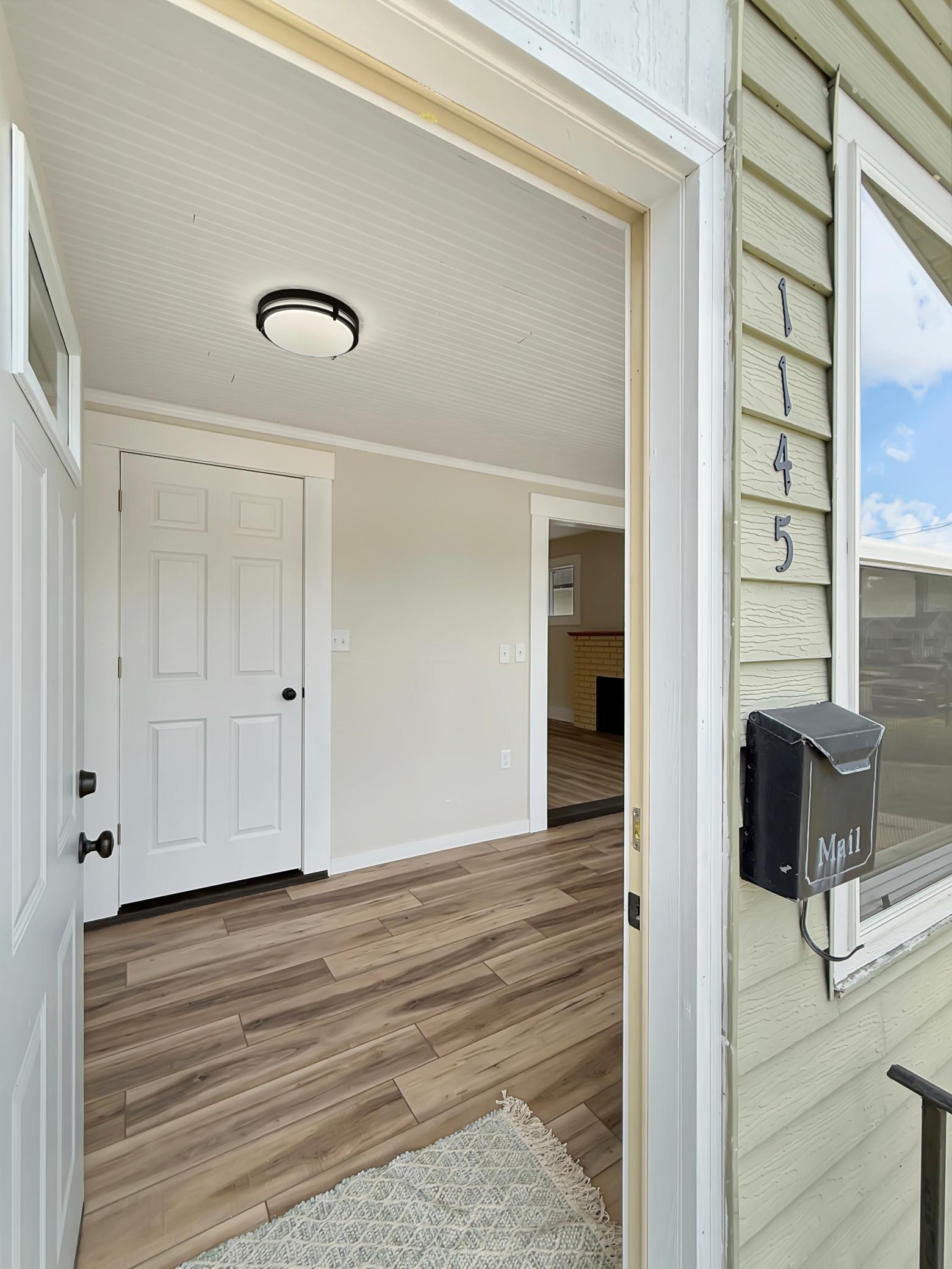 1920 single family home for sale at 1145 9th Street N in Fargo, ND — 4 bed, 2 bath (photo 4 of 34)
