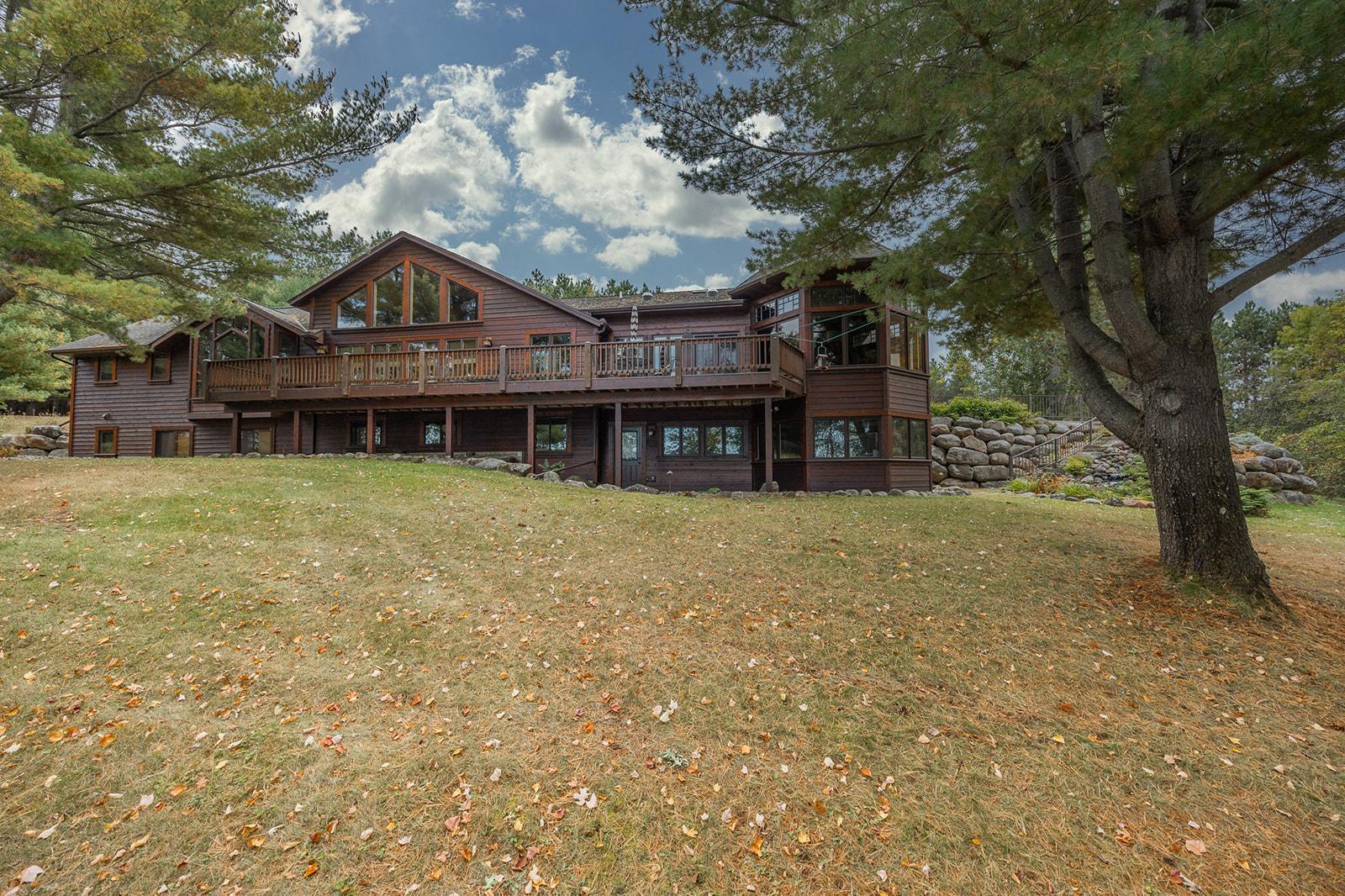 1991 single family home for sale at 1116 Sand Lake Drive NW in Backus, MN — 4 bed, 6 bath (photo 2 of 92)