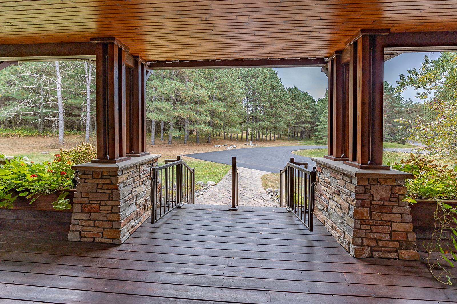 1991 single family home for sale at 1116 Sand Lake Drive NW in Backus, MN — 4 bed, 6 bath (photo 11 of 92)
