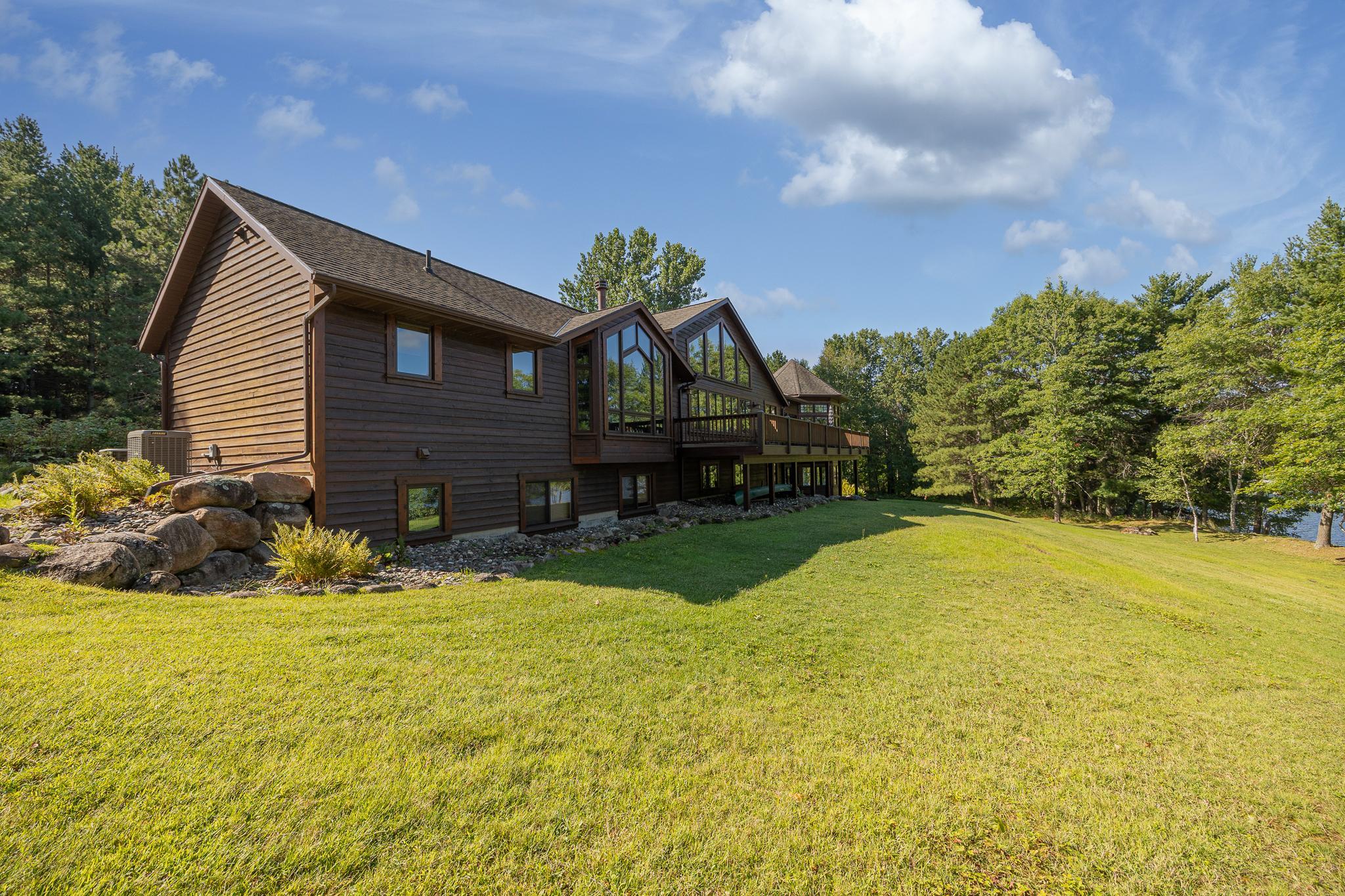 1991 single family home for sale at 1116 Sand Lake Drive NW in Backus, MN — 4 bed, 6 bath (photo 9 of 92)
