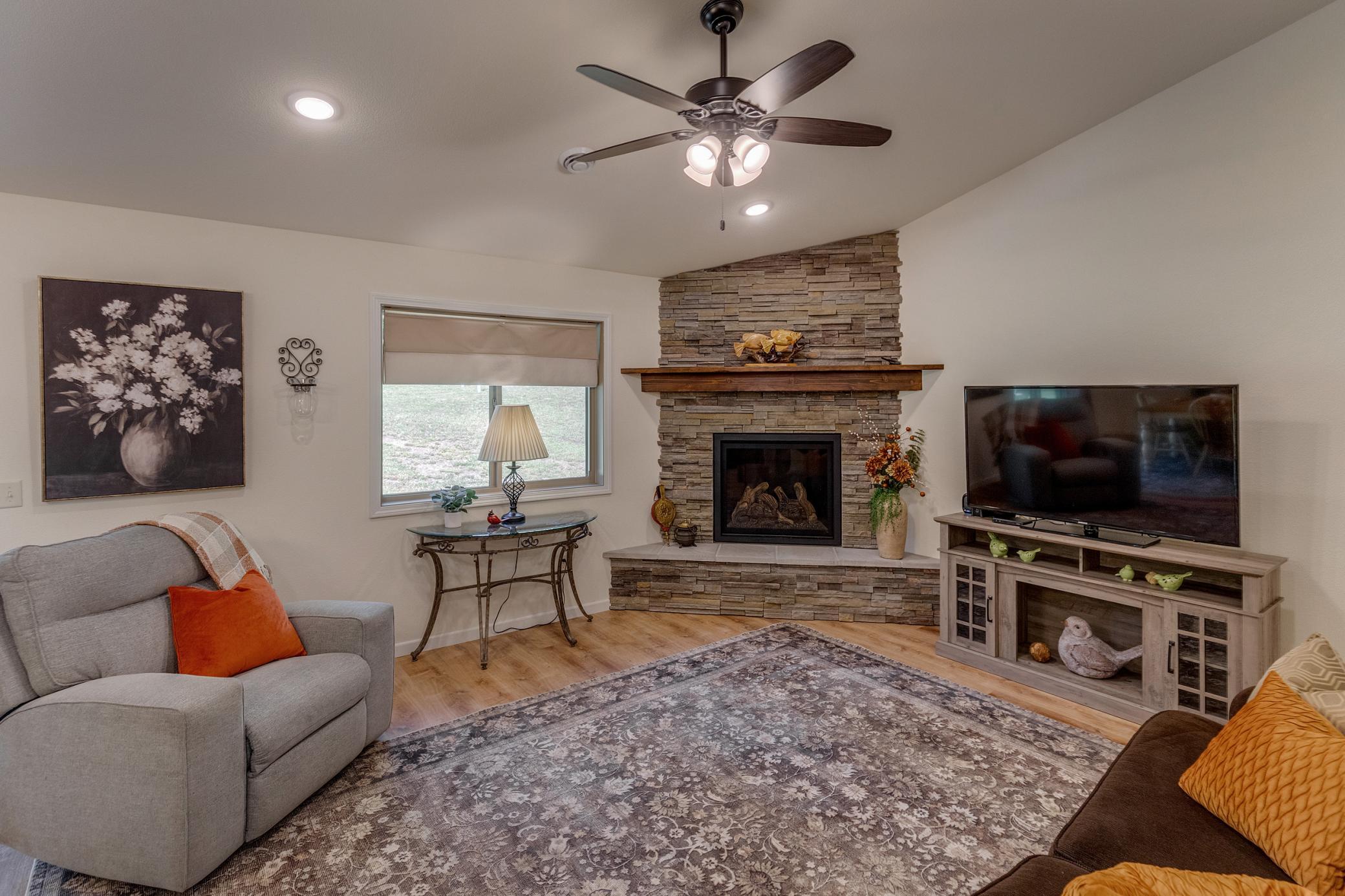 2025 single family home for sale at 31041 Spring Loop in Breezy Point, MN — 3 bed, 2 bath (photo 12 of 35)