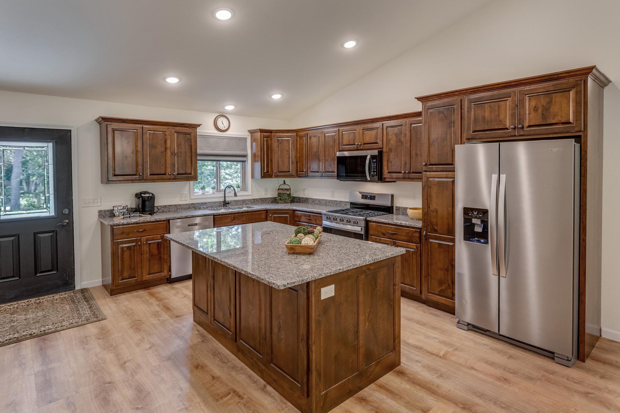 2025 single family home for sale at 31041 Spring Loop in Breezy Point, MN — 3 bed, 2 bath (photo 6 of 35)
