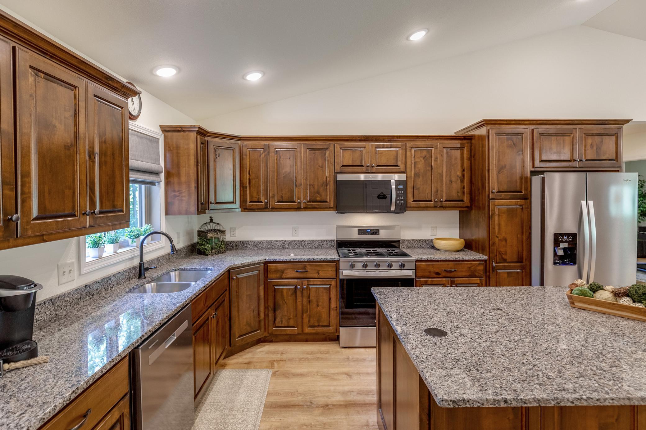 2025 single family home for sale at 31041 Spring Loop in Breezy Point, MN — 3 bed, 2 bath (photo 7 of 35)