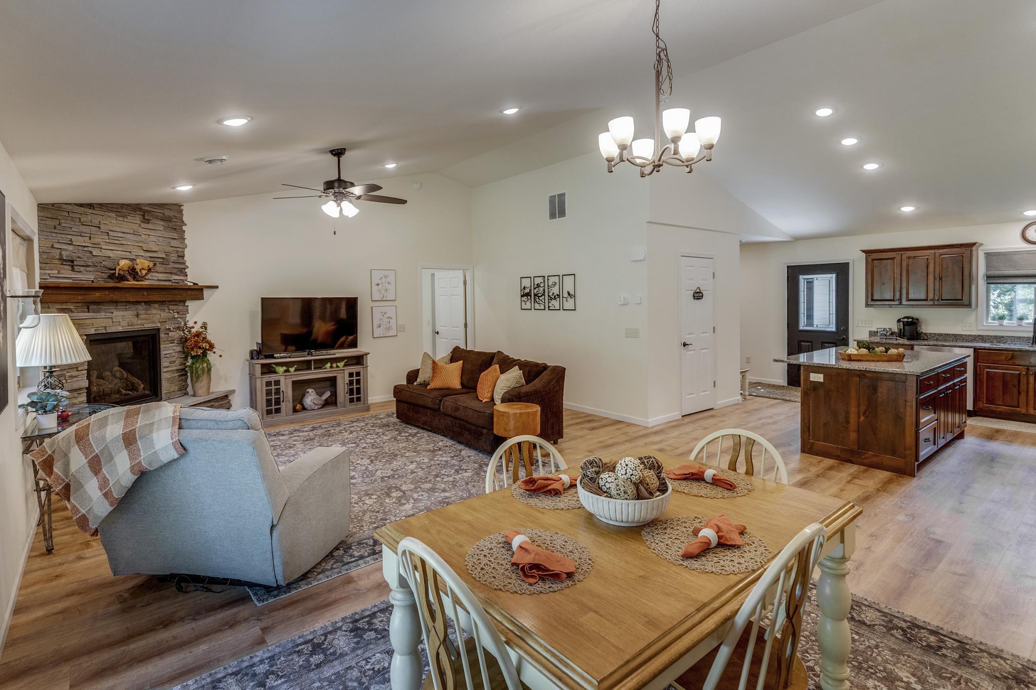 2025 single family home for sale at 31041 Spring Loop in Breezy Point, MN — 3 bed, 2 bath (photo 9 of 35)