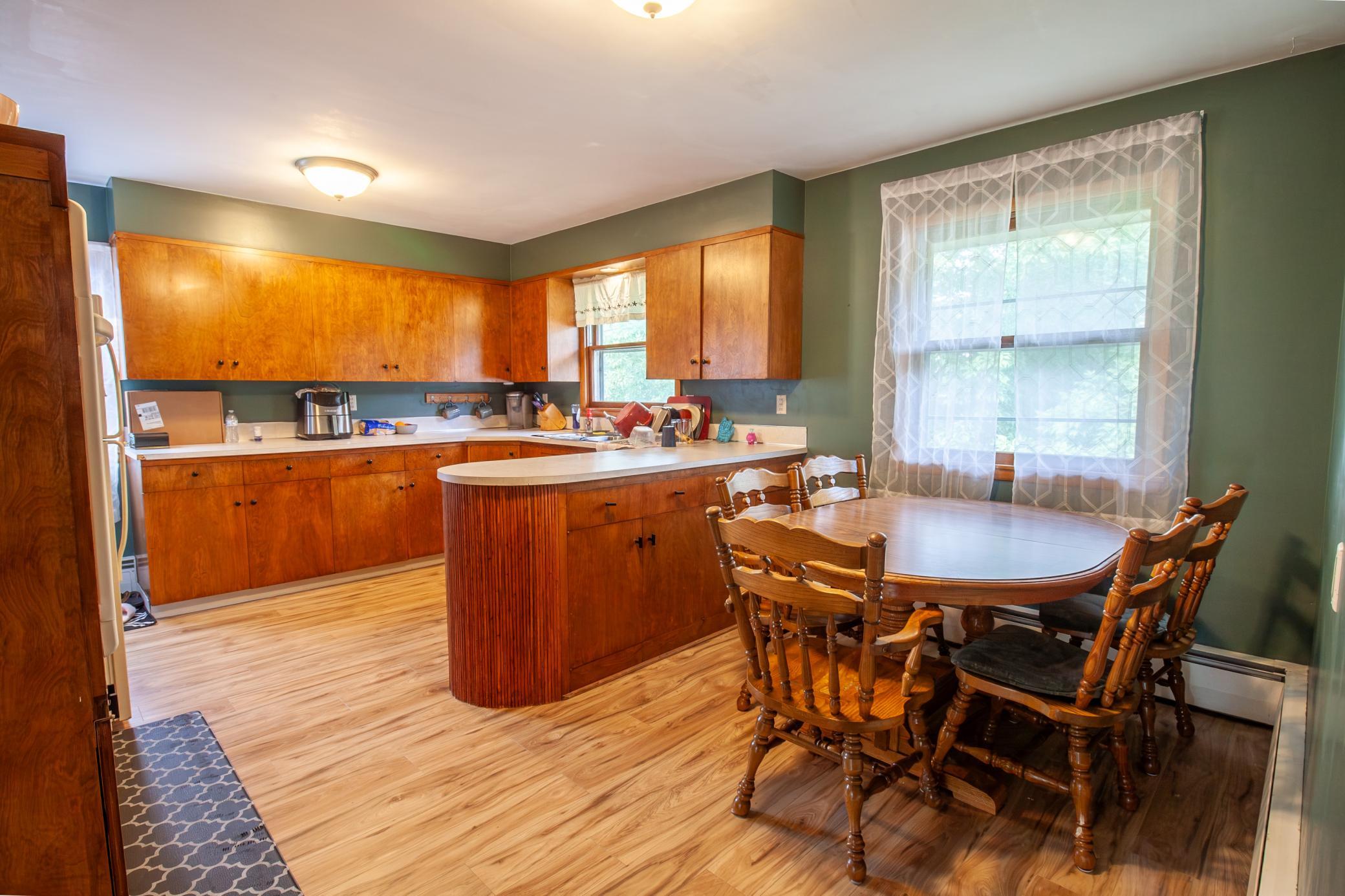 1959 single family home for sale at 919 N Park Street in Fergus Falls, MN — 3 bed, 2 bath (photo 12 of 31)