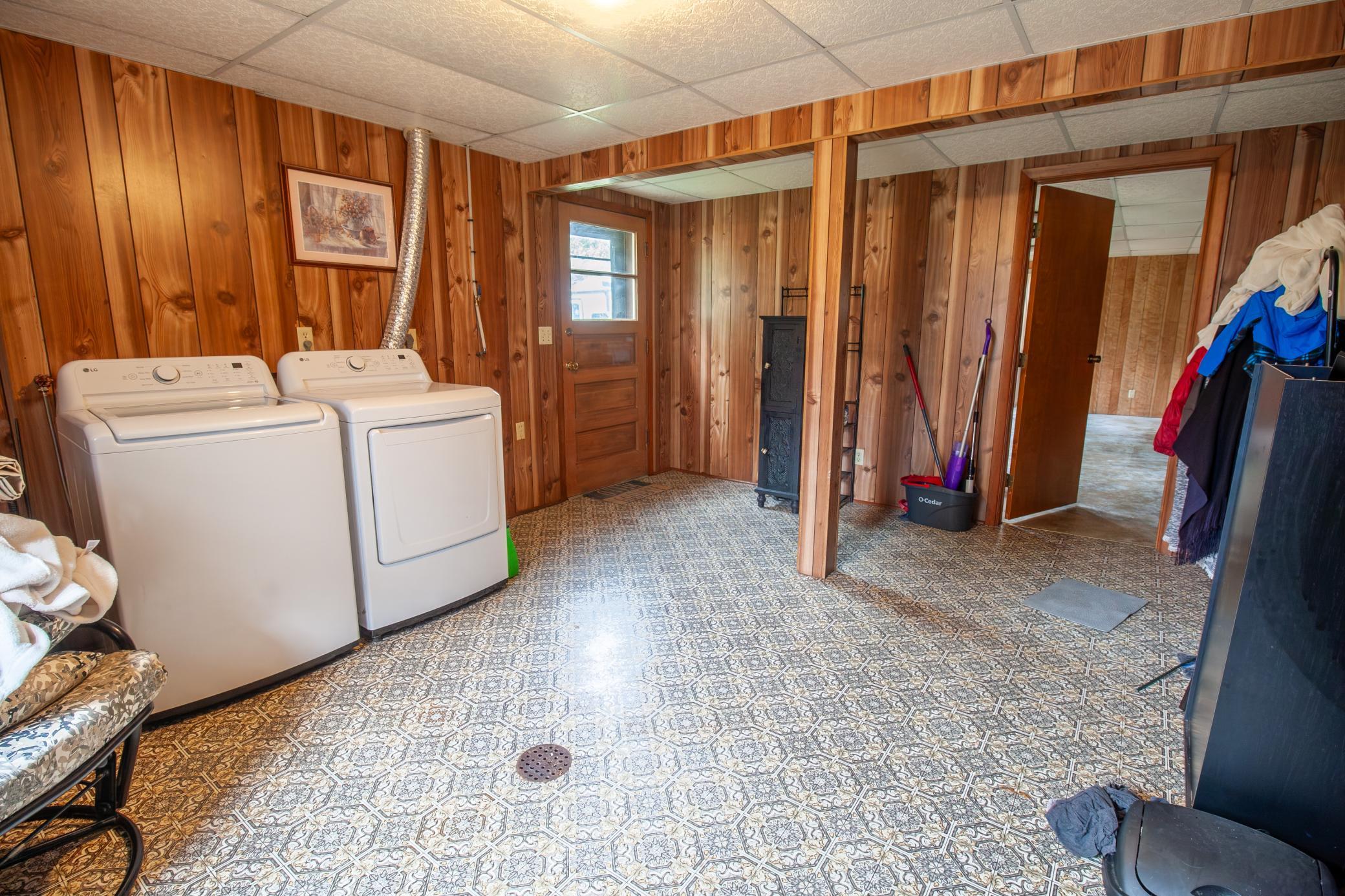1959 single family home for sale at 919 N Park Street in Fergus Falls, MN — 3 bed, 2 bath (photo 21 of 31)