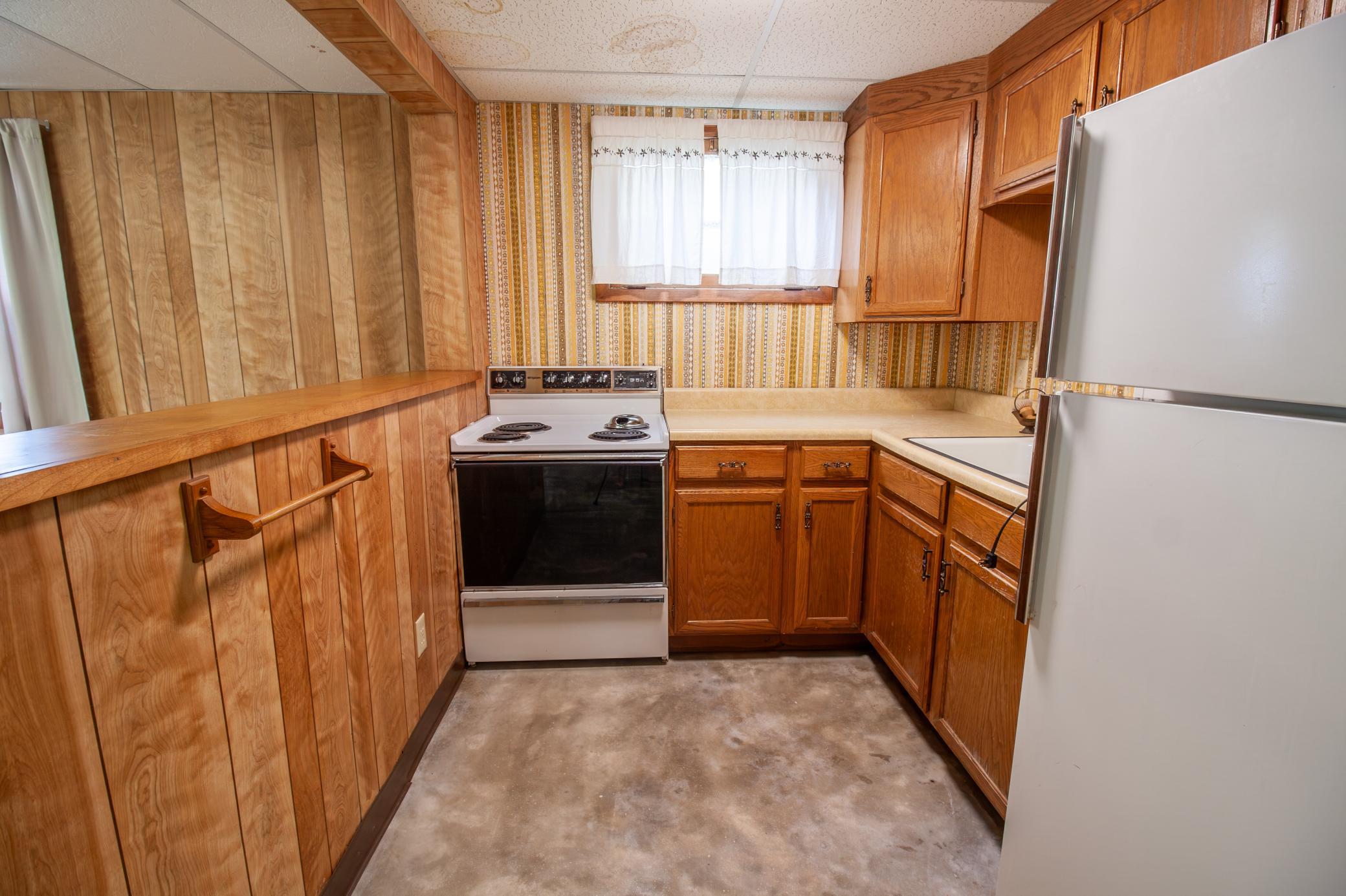 1959 single family home for sale at 919 N Park Street in Fergus Falls, MN — 3 bed, 2 bath (photo 24 of 31)