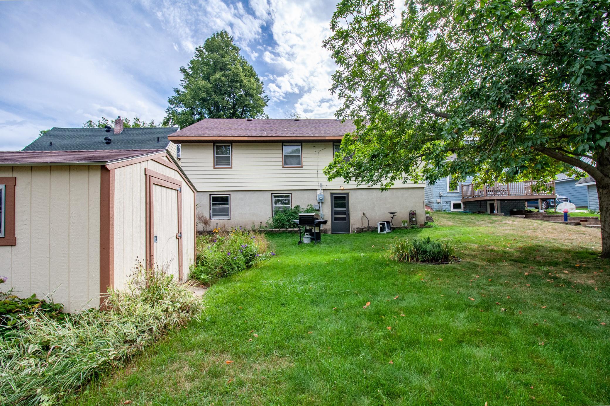1959 single family home for sale at 919 N Park Street in Fergus Falls, MN — 3 bed, 2 bath (photo 7 of 31)