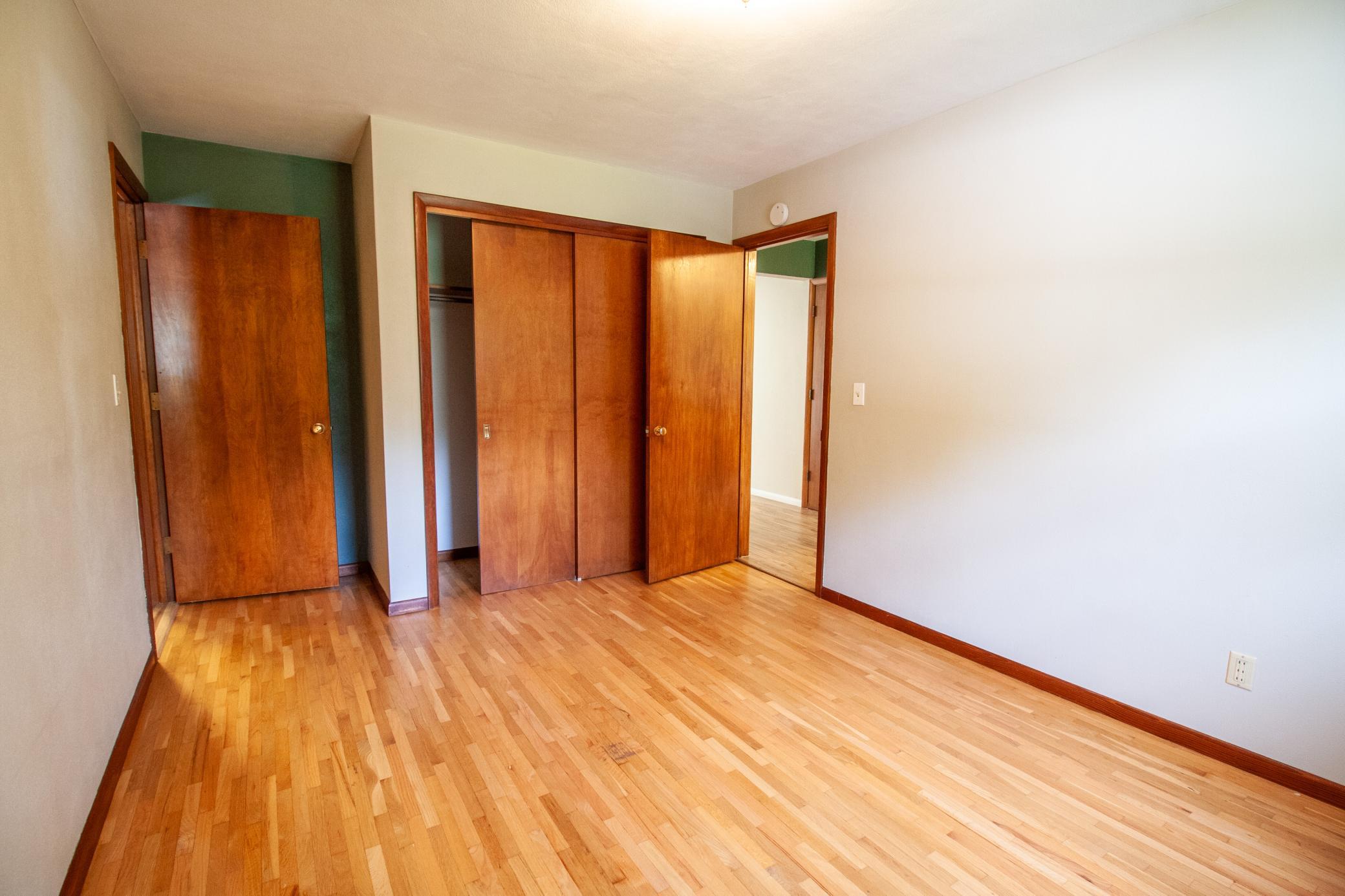 1959 single family home for sale at 919 N Park Street in Fergus Falls, MN — 3 bed, 2 bath (photo 17 of 37)
