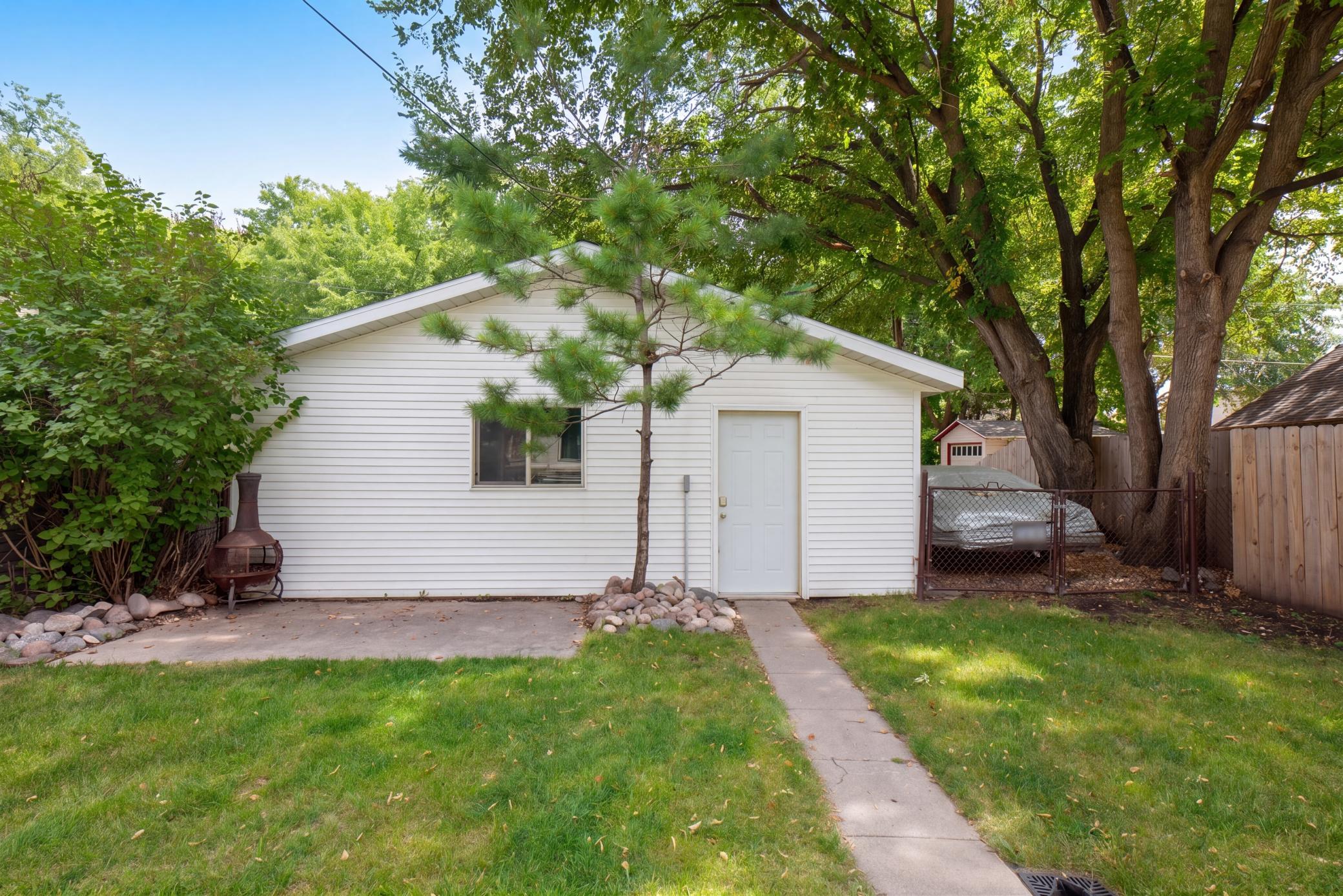 1923 single family home for sale at 1210 13 1/2 Street S in Fargo, ND — 2 bed, 1 bath (photo 29 of 30)