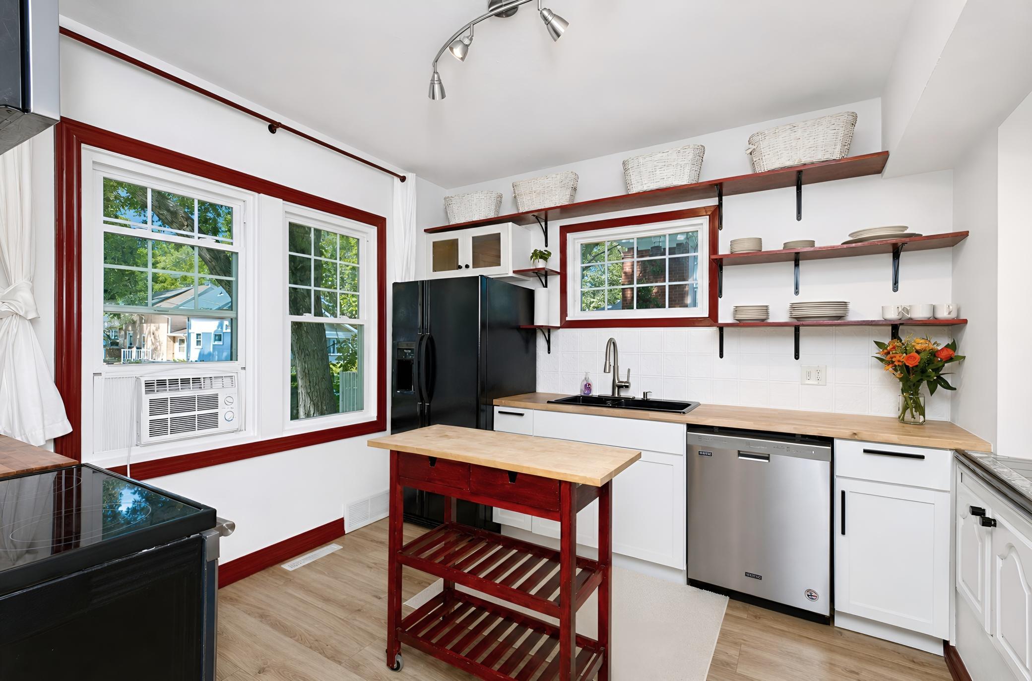 1923 single family home for sale at 1210 13 1/2 Street S in Fargo, ND — 2 bed, 1 bath (photo 7 of 30)