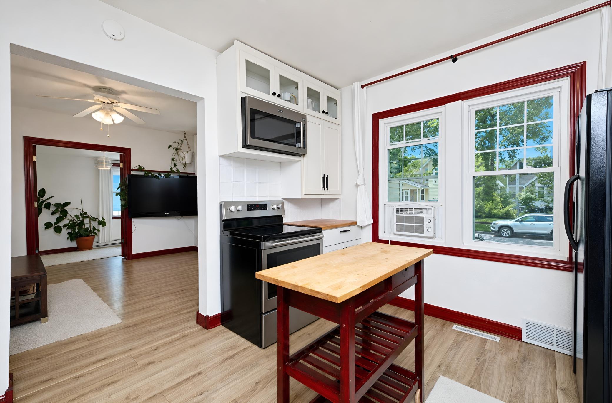 1923 single family home for sale at 1210 13 1/2 Street S in Fargo, ND — 2 bed, 1 bath (photo 8 of 30)