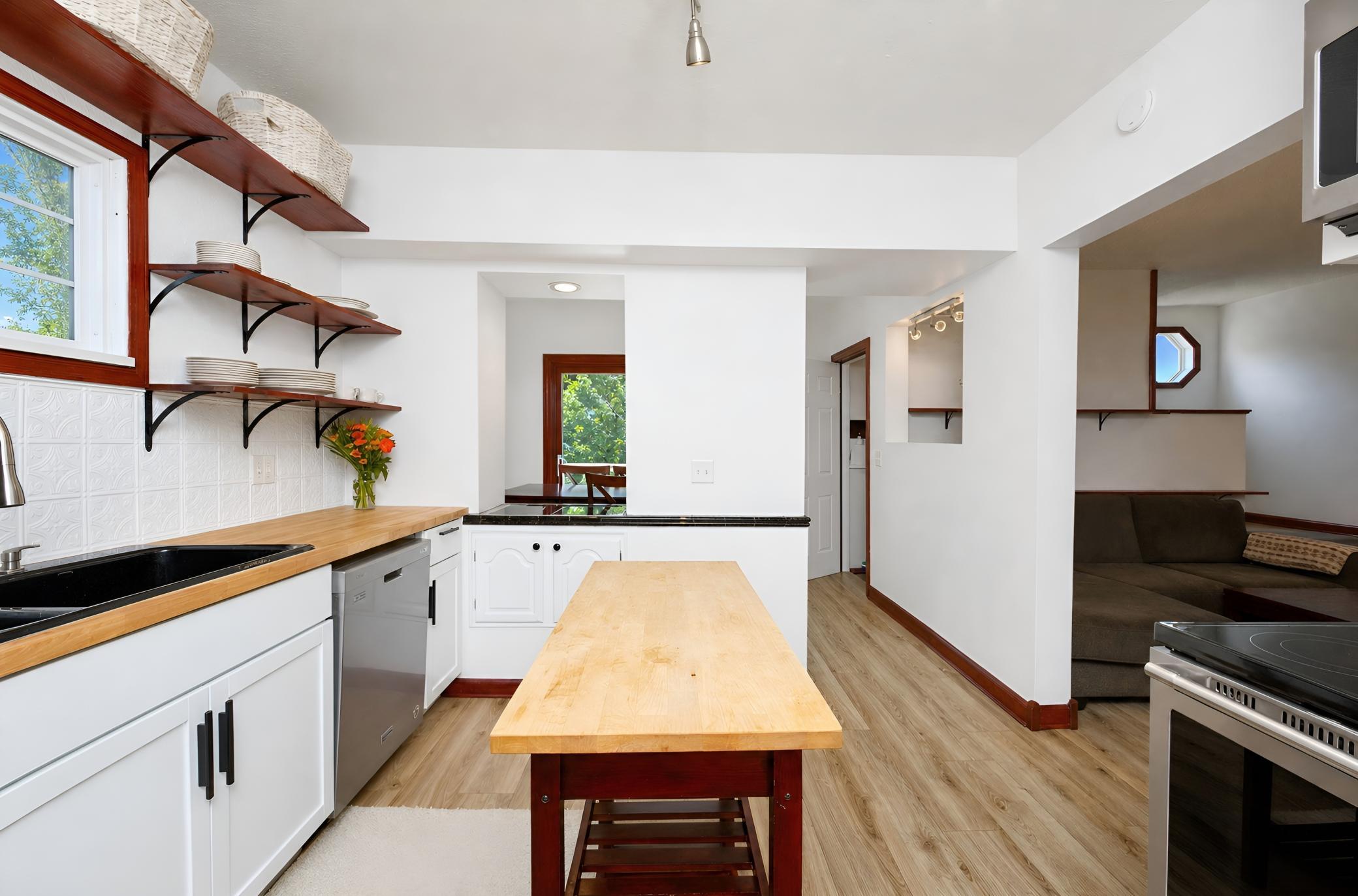1923 single family home for sale at 1210 13 1/2 Street S in Fargo, ND — 2 bed, 1 bath (photo 10 of 30)