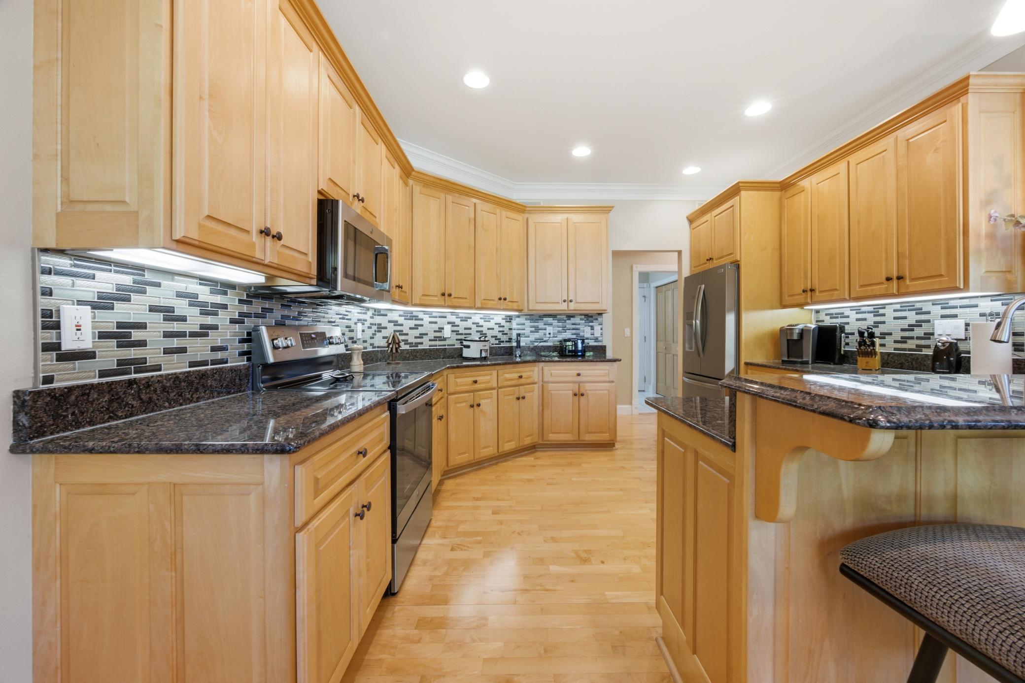 1996 single family home for sale at 4233 Timberline Drive S in Fargo, ND — 5 bed, 4 bath (photo 11 of 55)