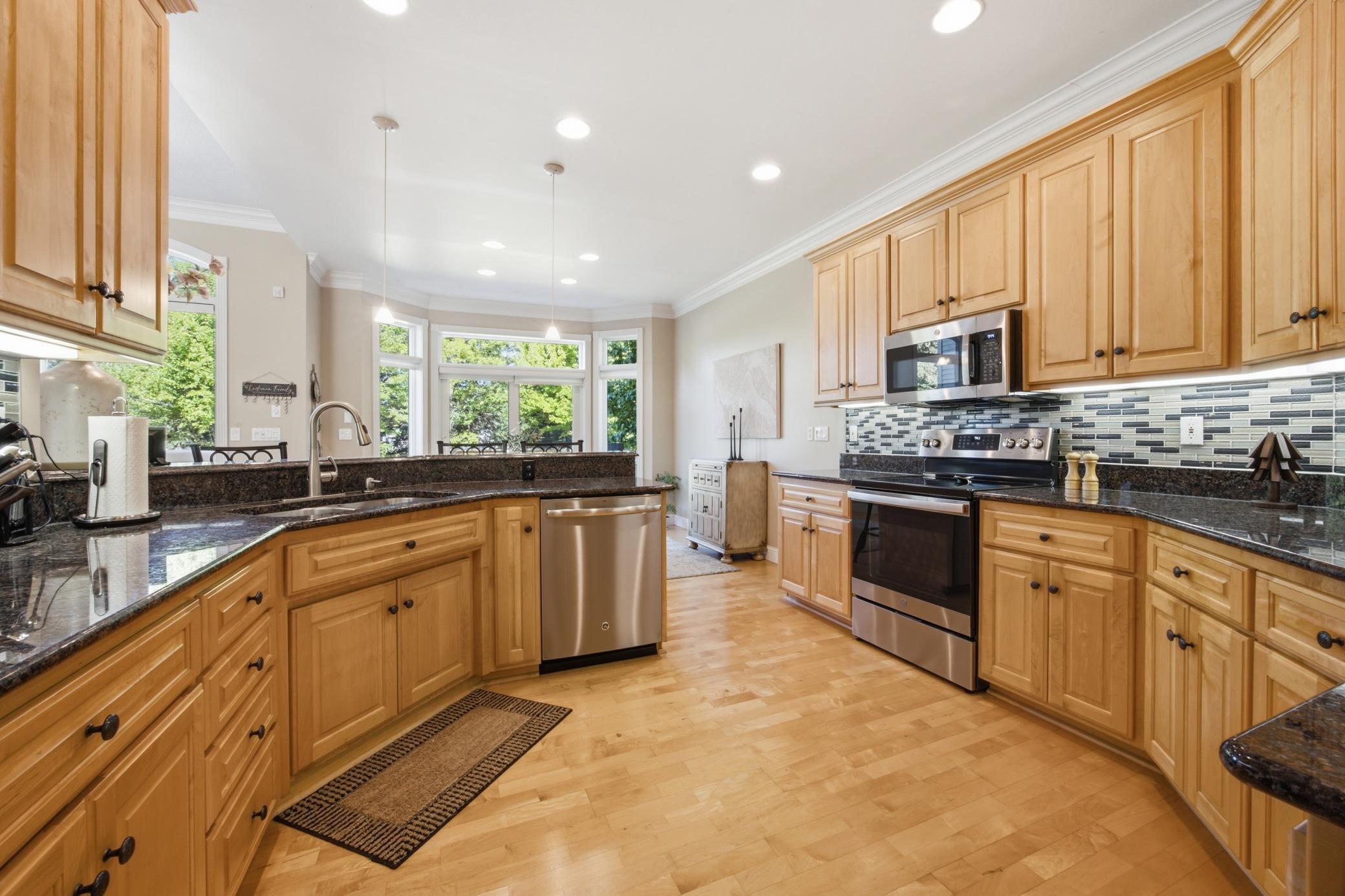 1996 single family home for sale at 4233 Timberline Drive S in Fargo, ND — 5 bed, 4 bath (photo 12 of 55)
