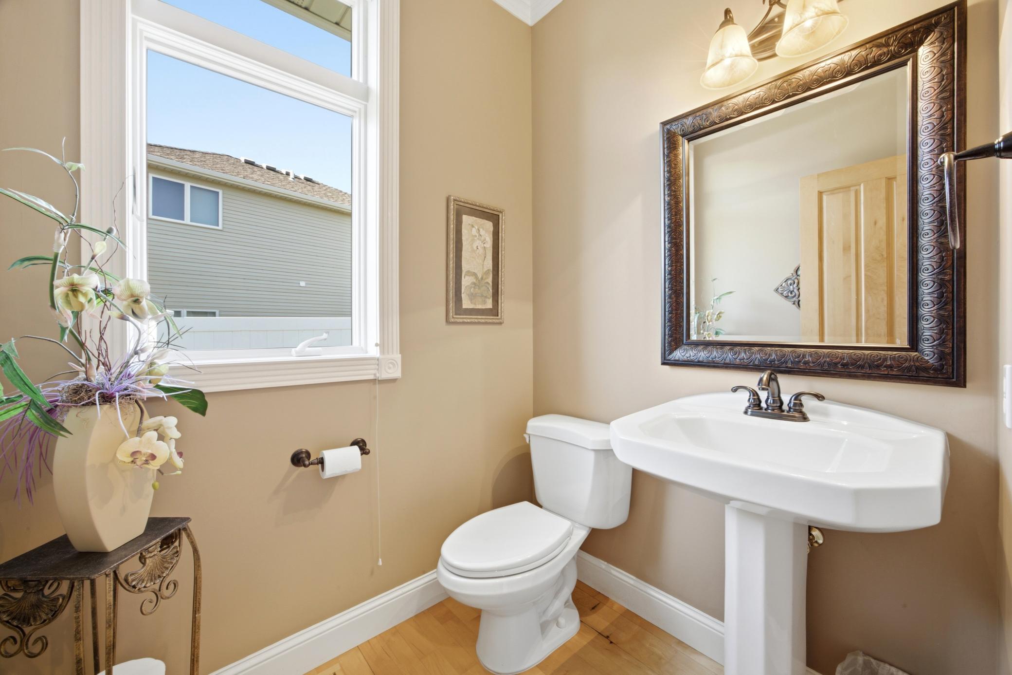 1996 single family home for sale at 4233 Timberline Drive S in Fargo, ND — 5 bed, 4 bath (photo 37 of 55)