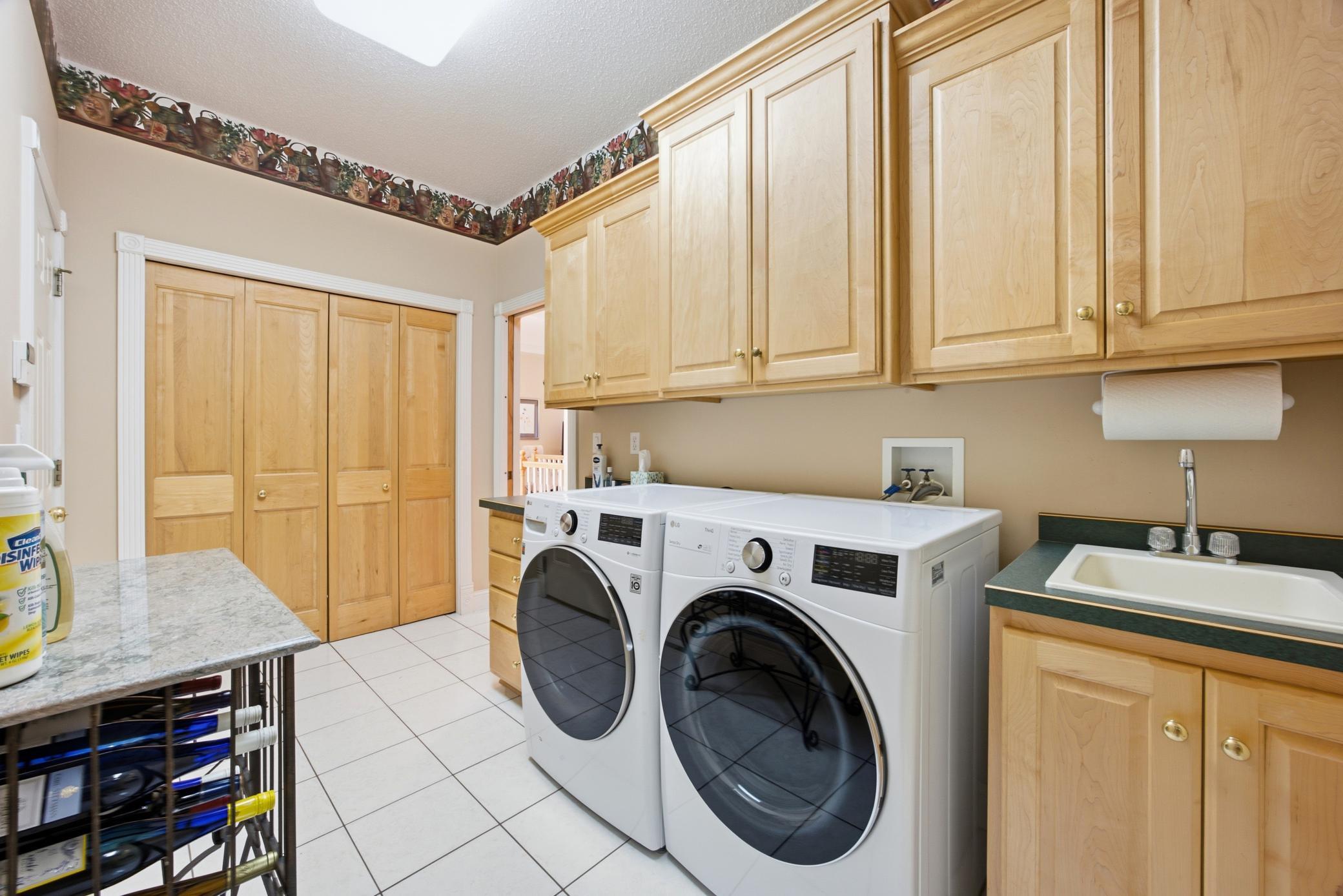 1996 single family home for sale at 4233 Timberline Drive S in Fargo, ND — 5 bed, 4 bath (photo 38 of 55)