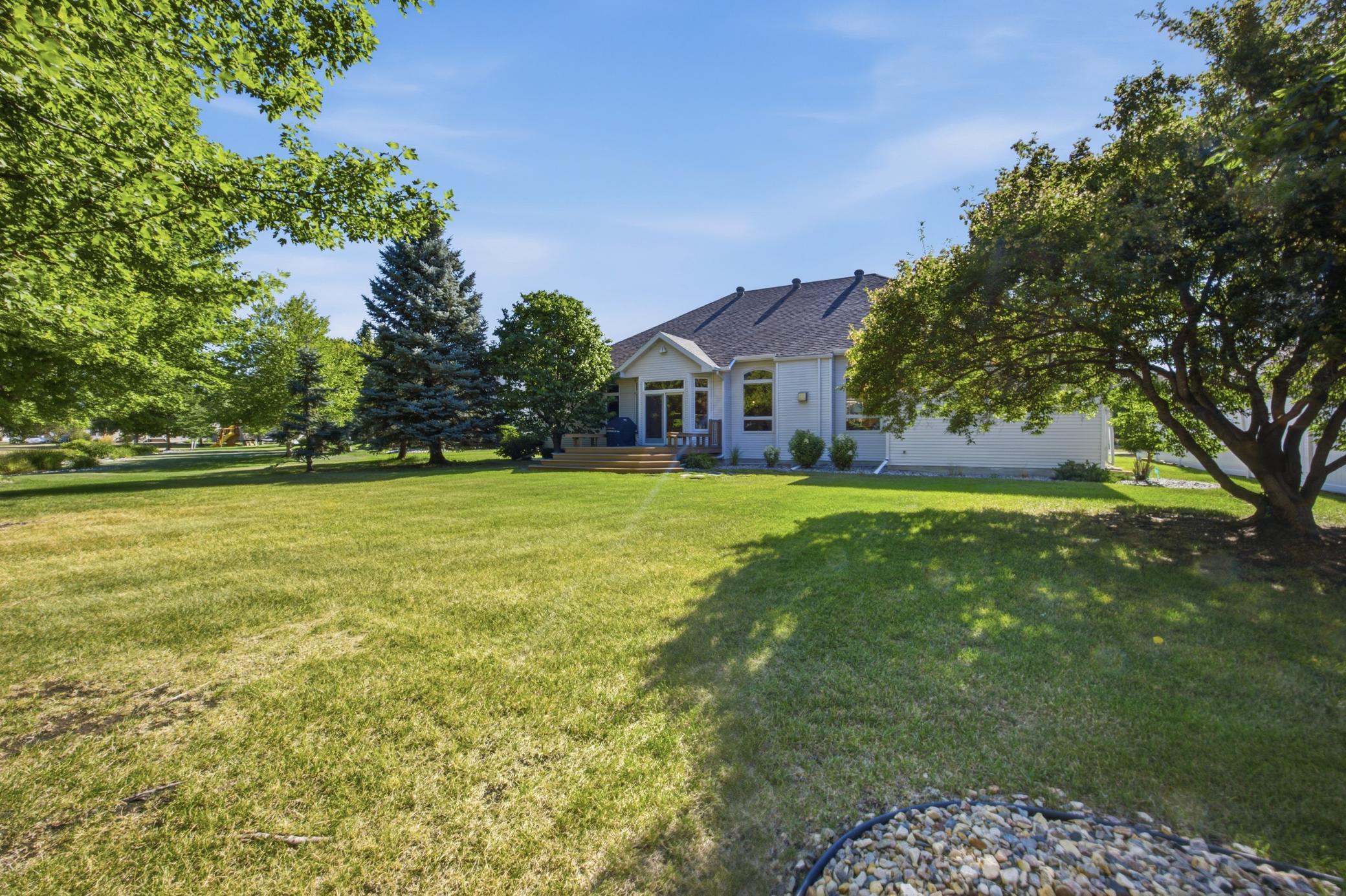 1996 single family home for sale at 4233 Timberline Drive S in Fargo, ND — 5 bed, 4 bath (photo 42 of 55)