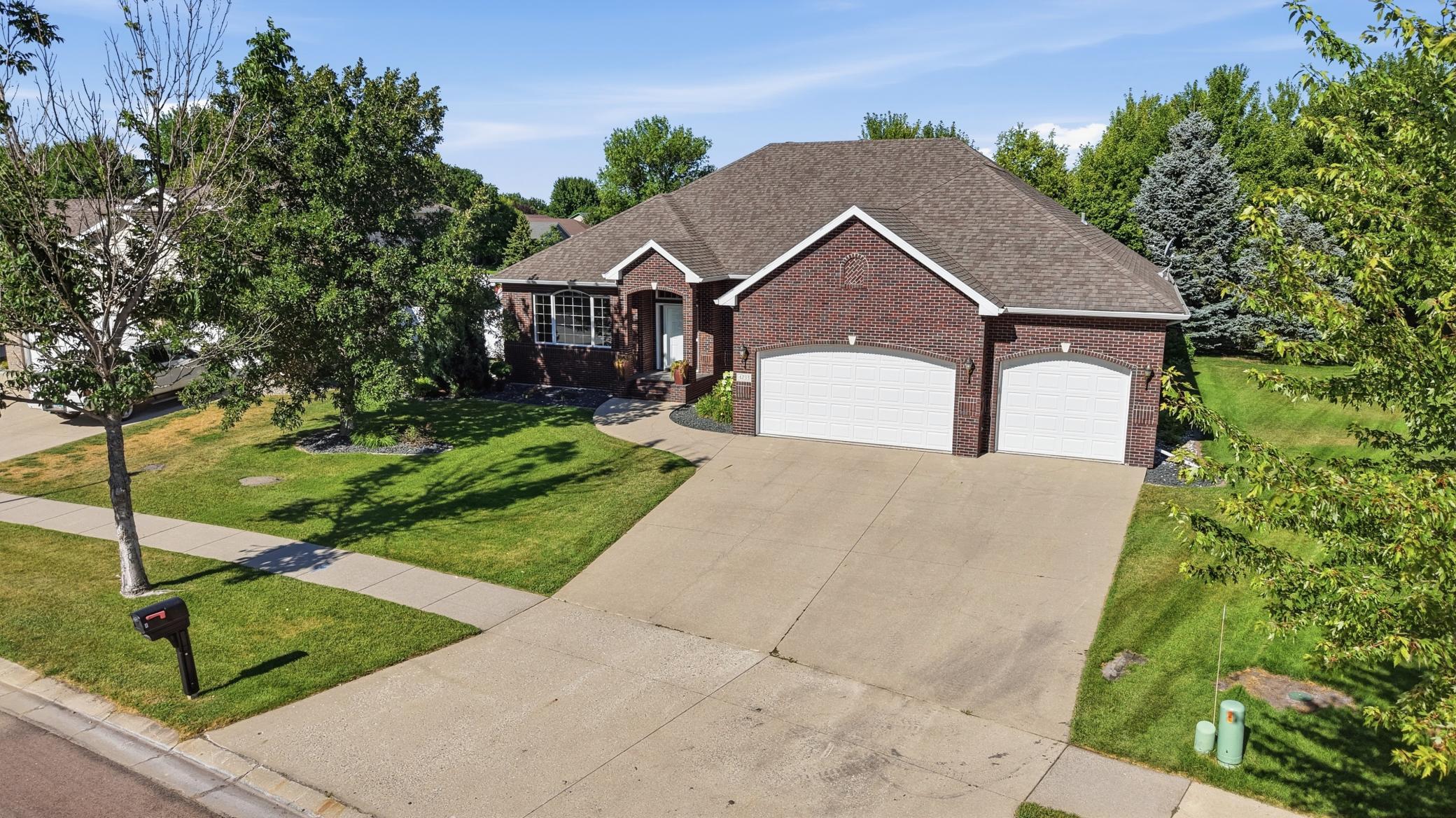 1996 single family home for sale at 4233 Timberline Drive S in Fargo, ND — 5 bed, 4 bath (photo 44 of 55)