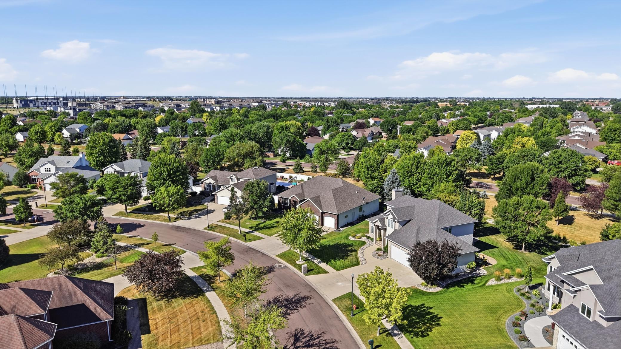 1996 single family home for sale at 4233 Timberline Drive S in Fargo, ND — 5 bed, 4 bath (photo 47 of 55)