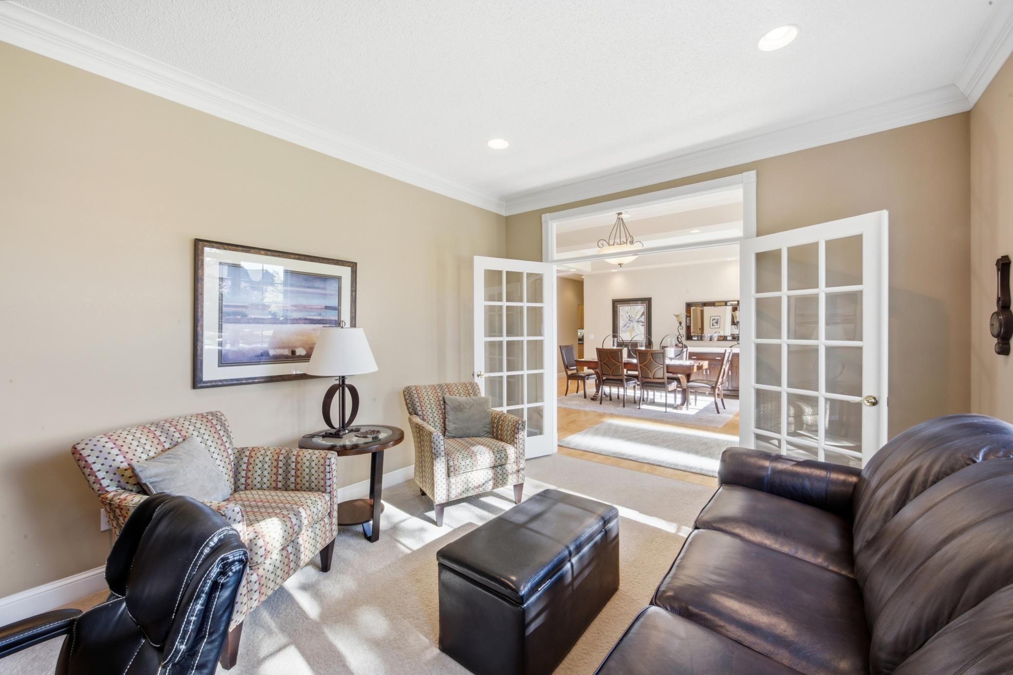 1996 single family home for sale at 4233 Timberline Drive S in Fargo, ND — 5 bed, 4 bath (photo 6 of 55)