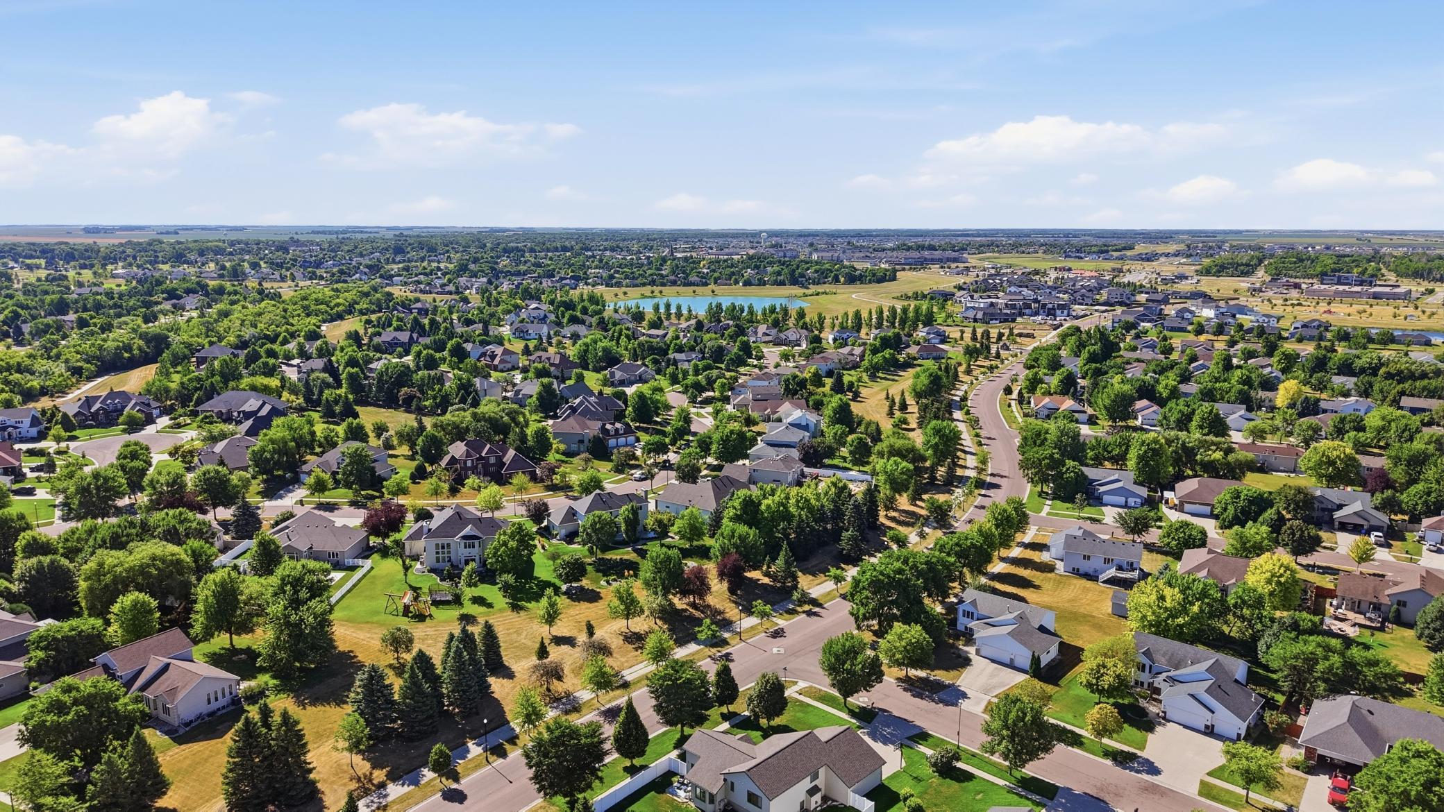 1996 single family home for sale at 4233 Timberline Drive S in Fargo, ND — 5 bed, 4 bath (photo 52 of 55)