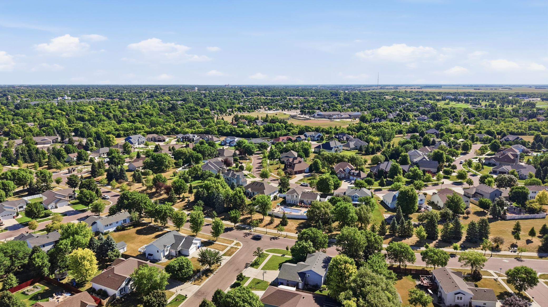 1996 single family home for sale at 4233 Timberline Drive S in Fargo, ND — 5 bed, 4 bath (photo 53 of 55)