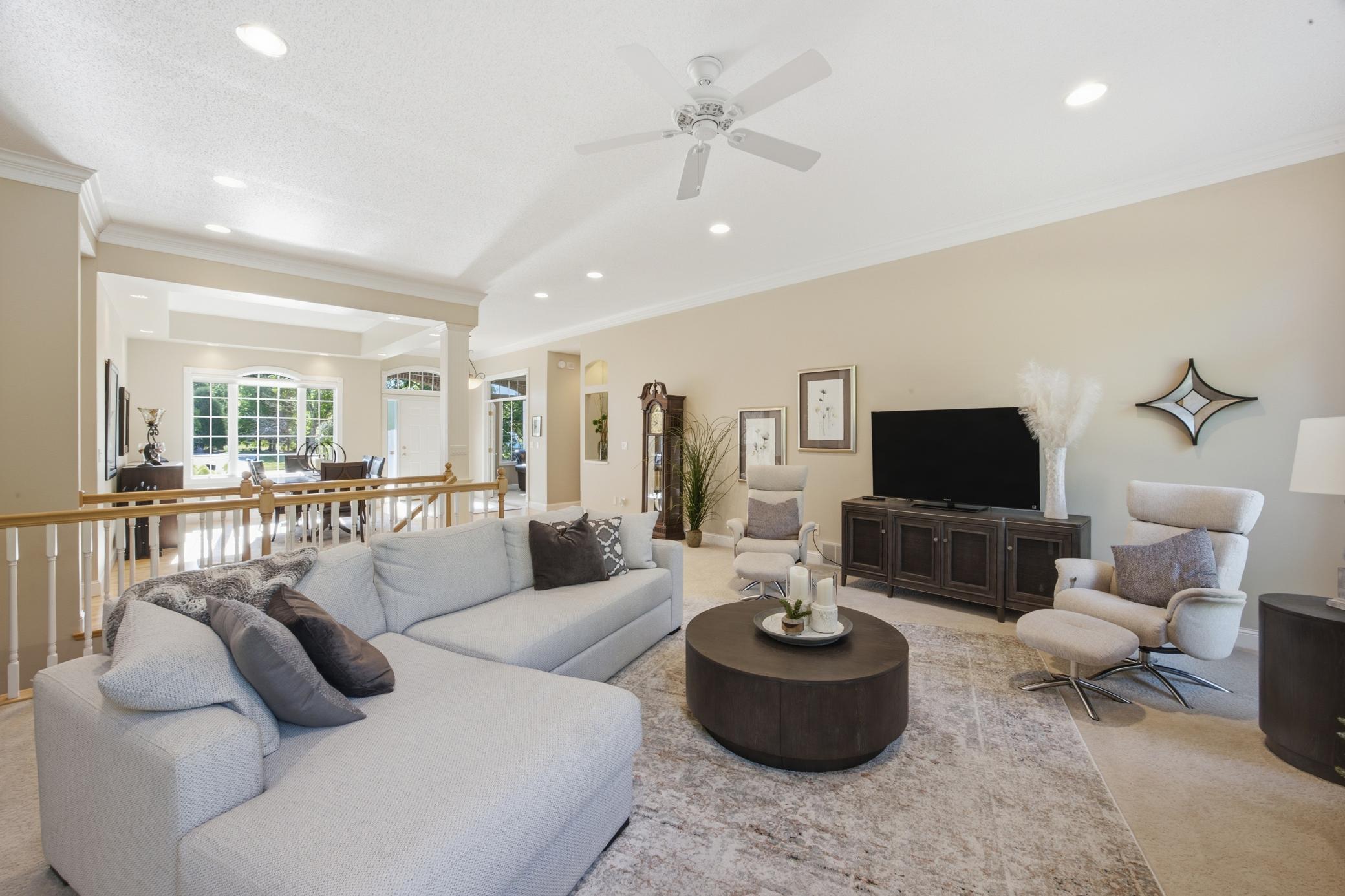 1996 single family home for sale at 4233 Timberline Drive S in Fargo, ND — 5 bed, 4 bath (photo 8 of 55)