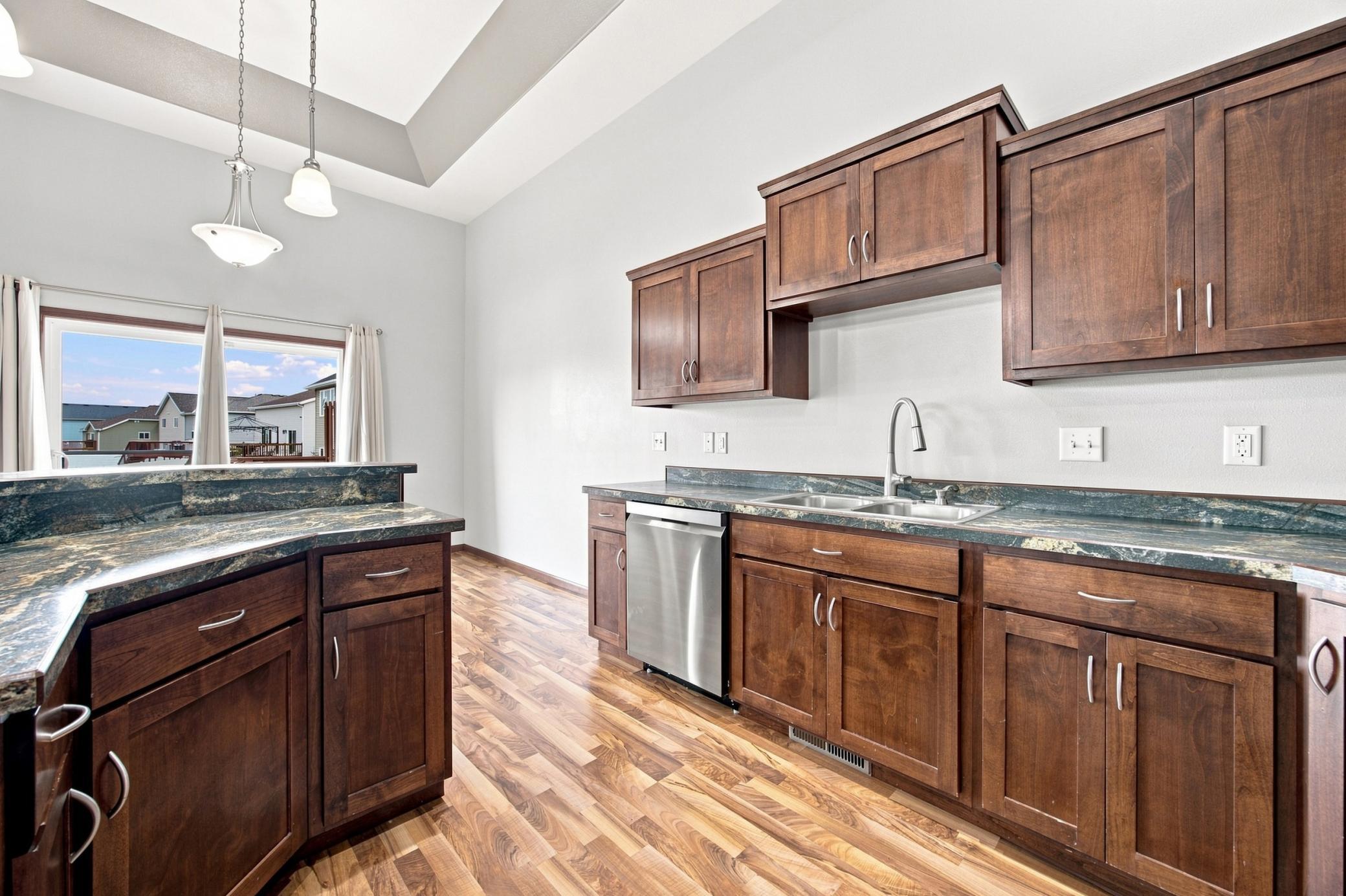 2012 twin home for sale at 454 Foxtail Drive E in West Fargo, ND — 3 bed, 3 bath (photo 13 of 38)