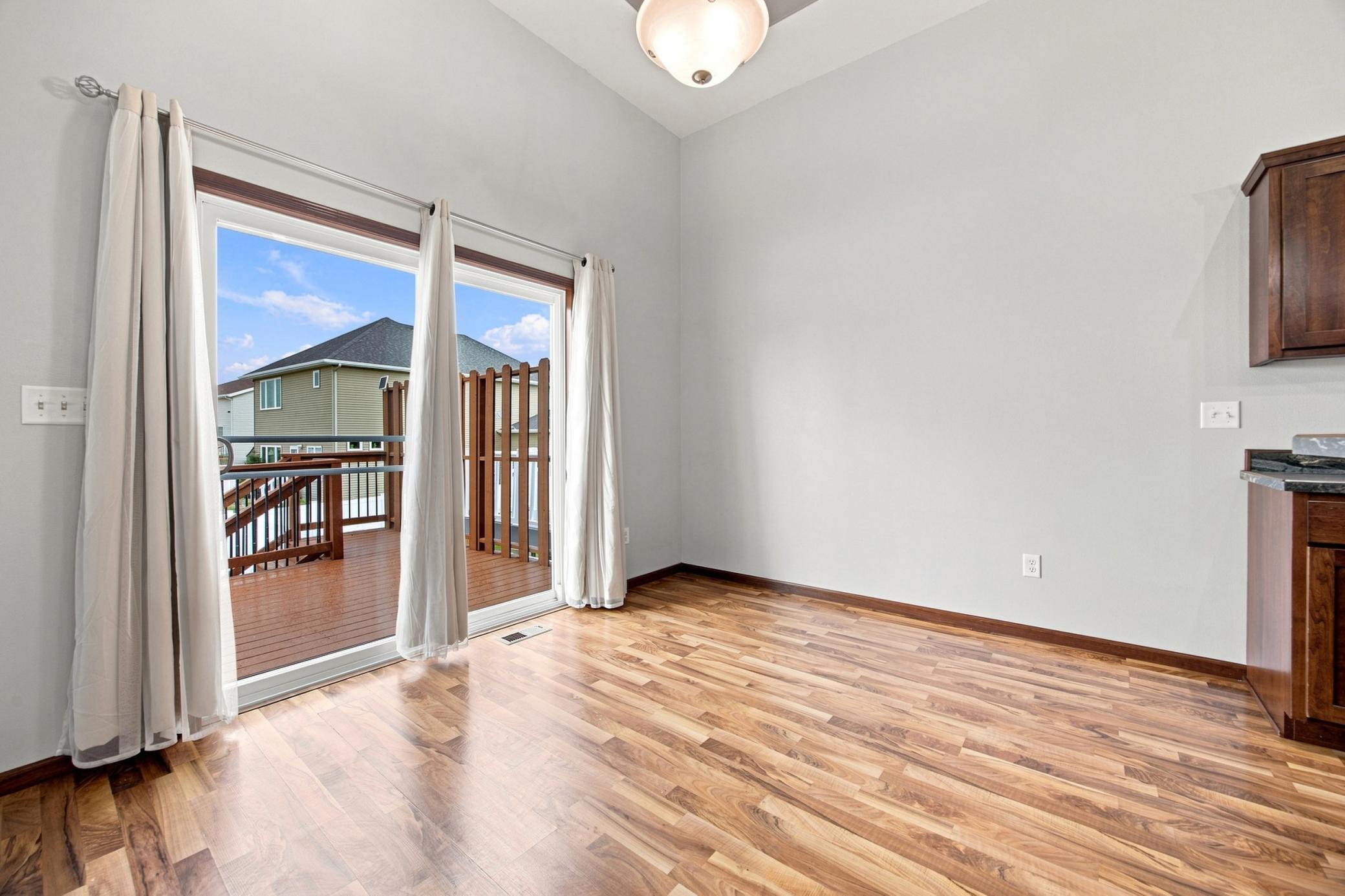 2012 twin home for sale at 454 Foxtail Drive E in West Fargo, ND — 3 bed, 3 bath (photo 14 of 38)