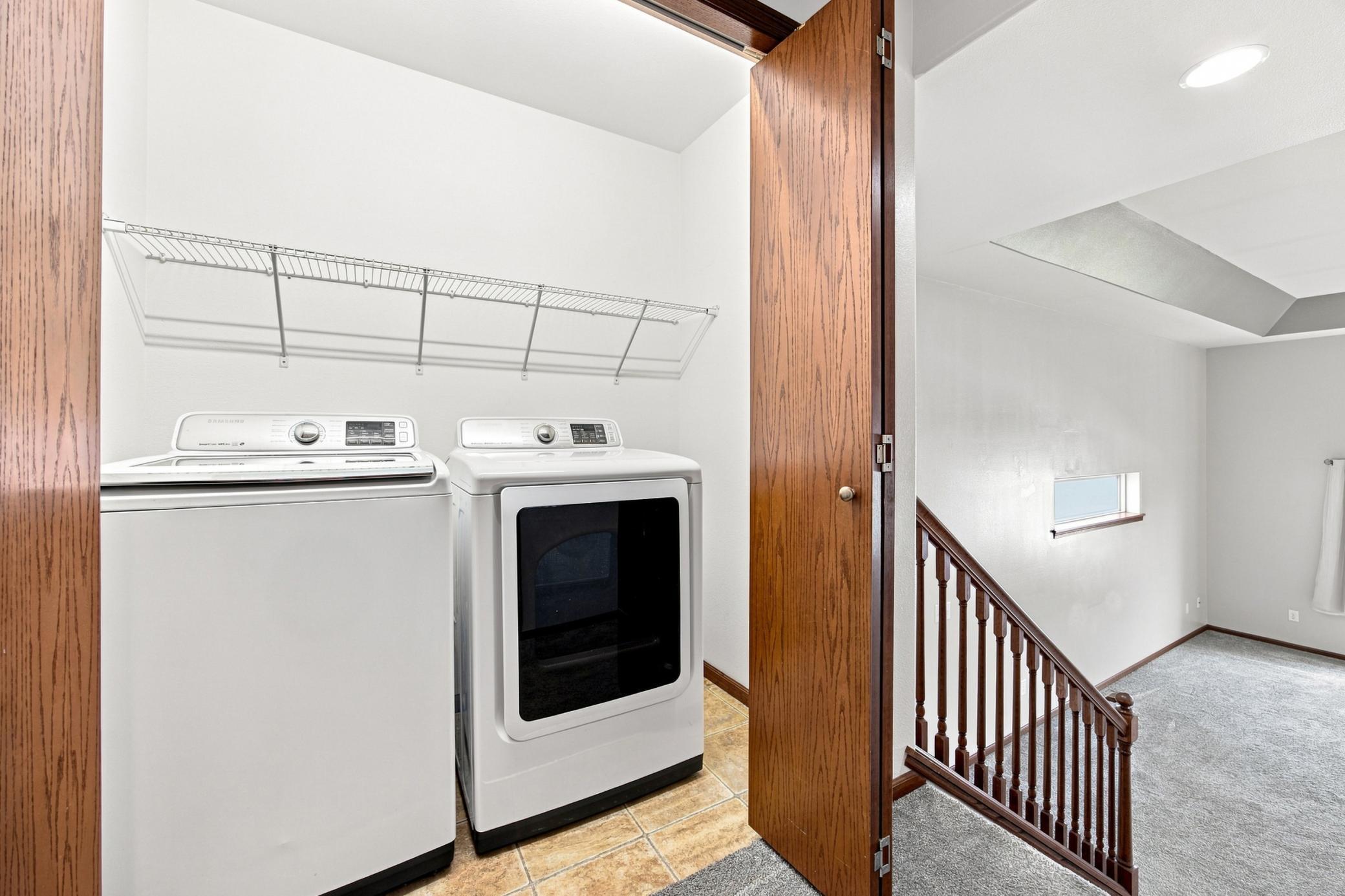2012 twin home for sale at 454 Foxtail Drive E in West Fargo, ND — 3 bed, 3 bath (photo 19 of 38)