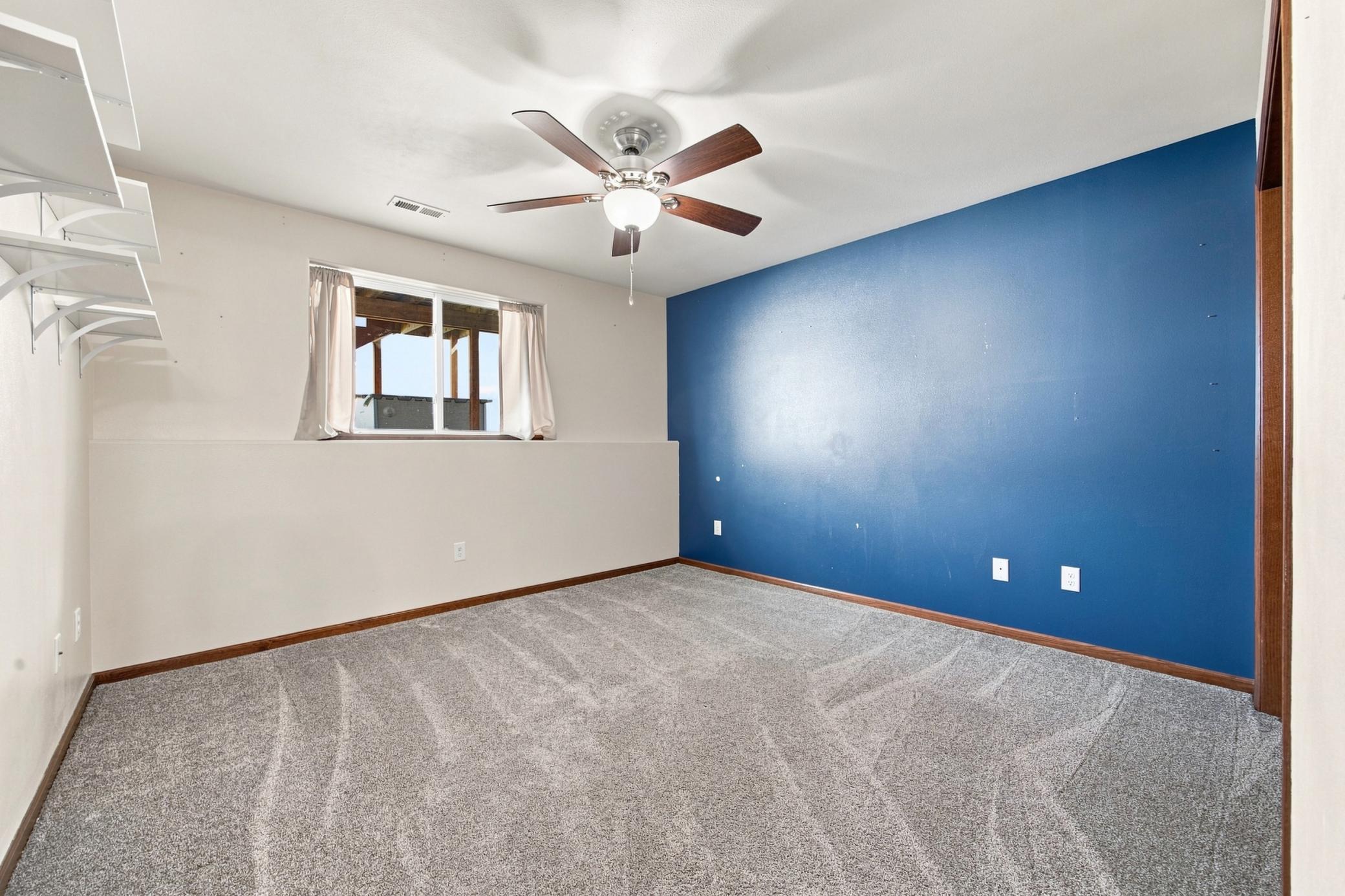 2012 twin home for sale at 454 Foxtail Drive E in West Fargo, ND — 3 bed, 3 bath (photo 22 of 38)