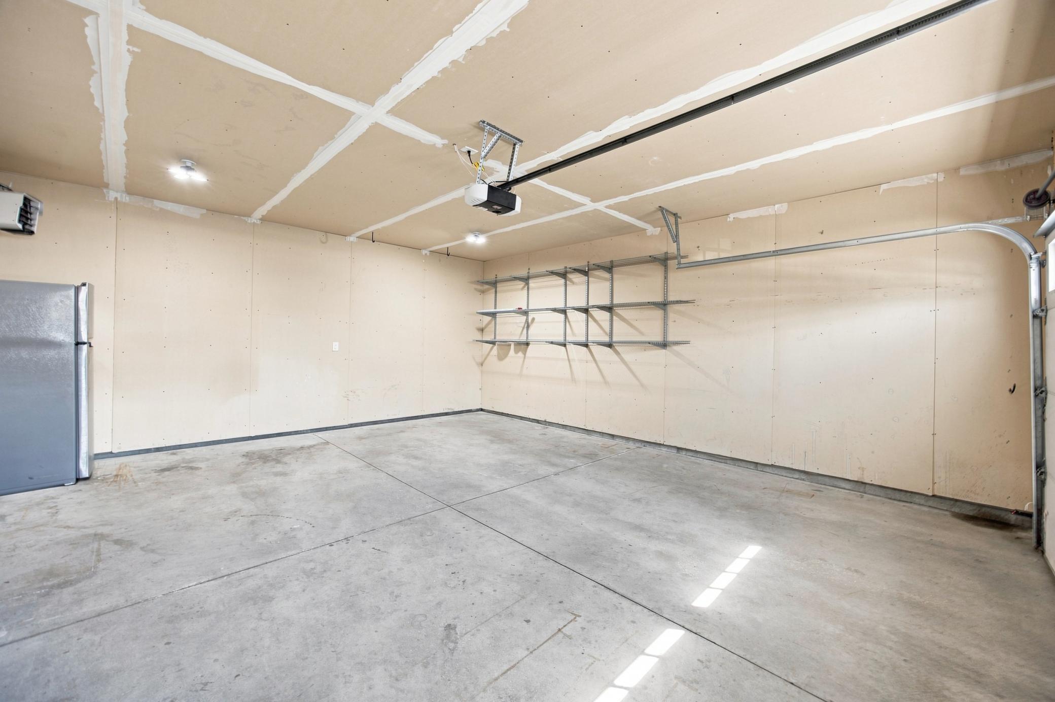 2012 twin home for sale at 454 Foxtail Drive E in West Fargo, ND — 3 bed, 3 bath (photo 24 of 38)