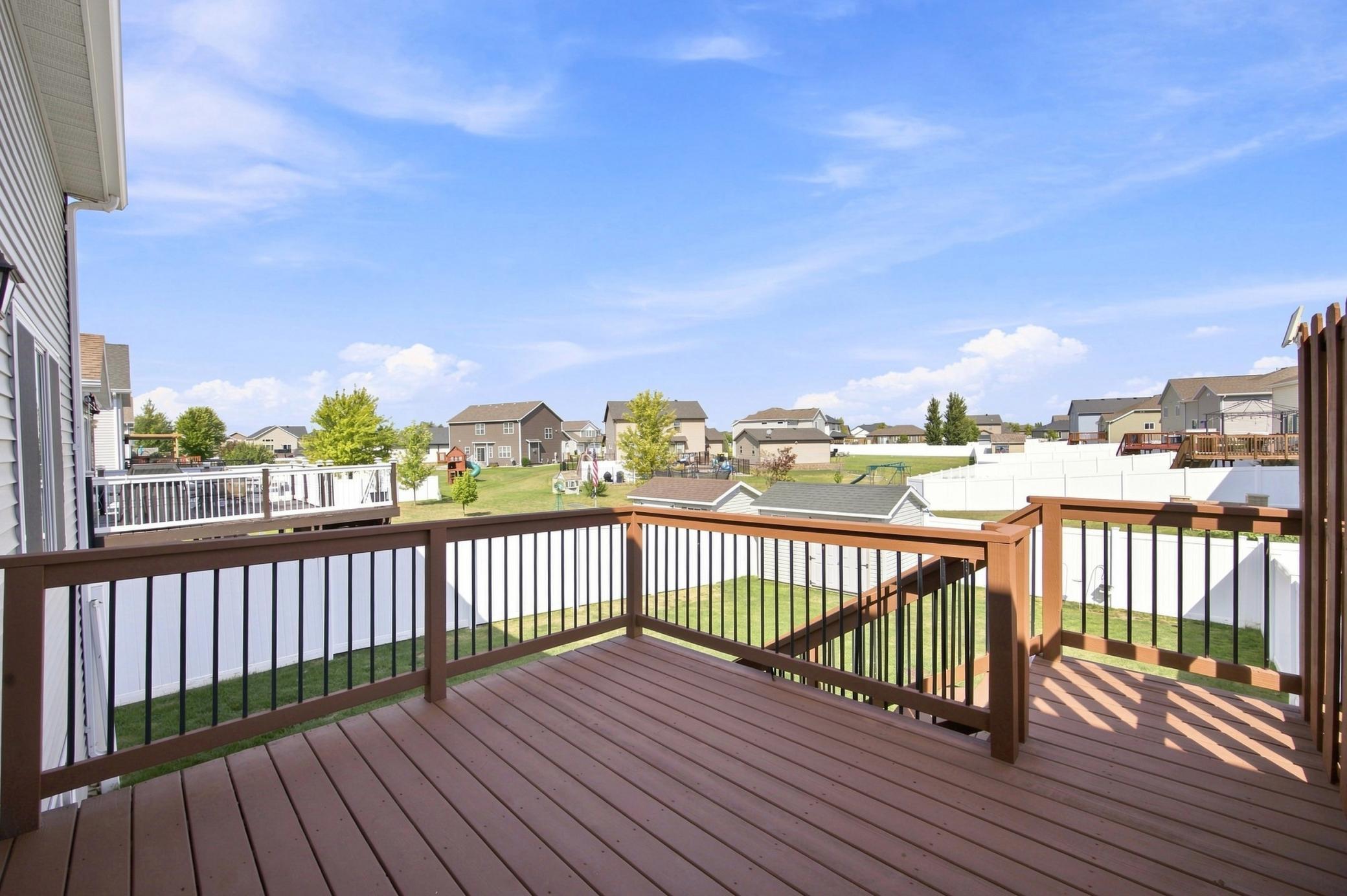 2012 twin home for sale at 454 Foxtail Drive E in West Fargo, ND — 3 bed, 3 bath (photo 25 of 38)