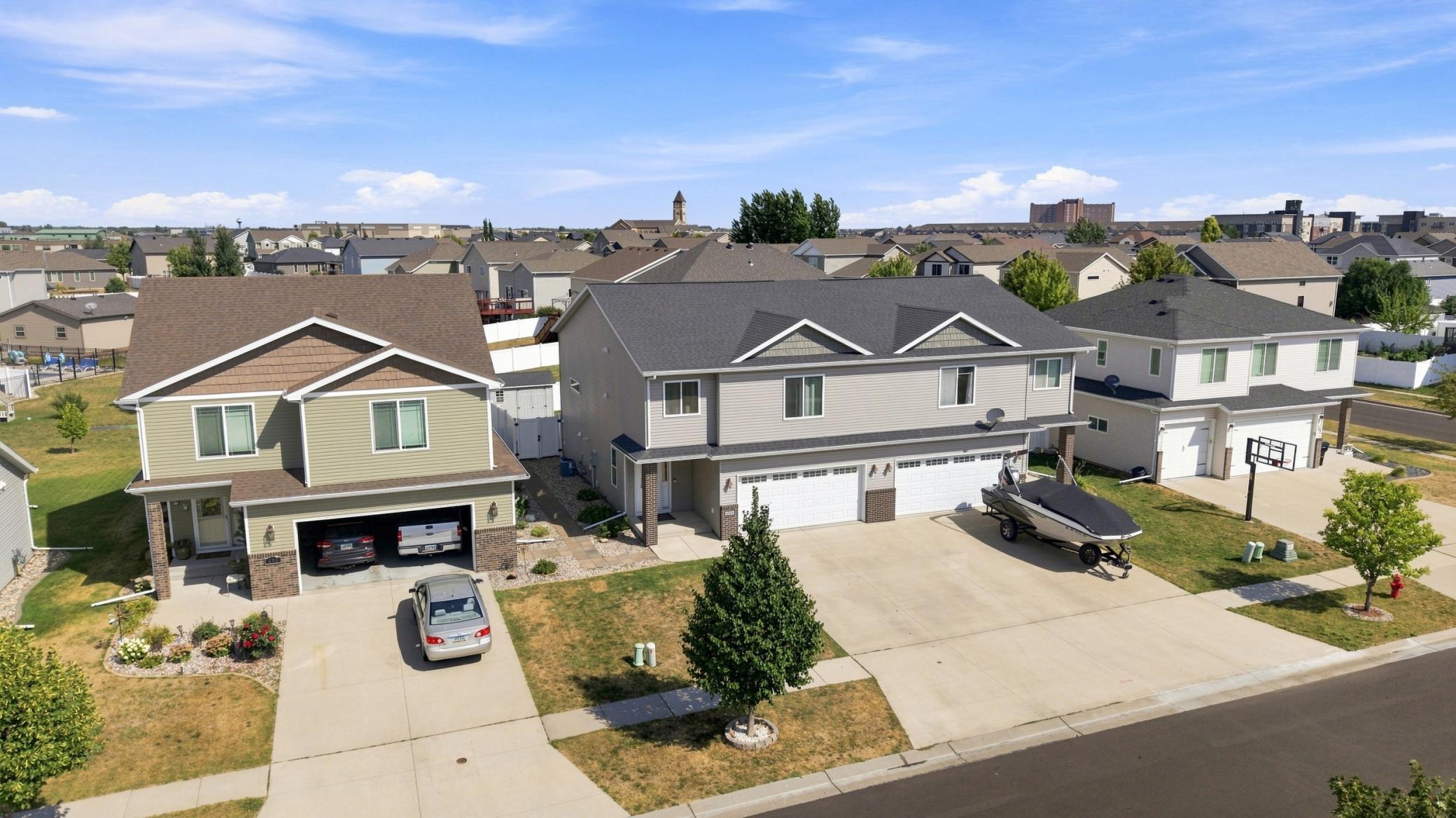 2012 twin home for sale at 454 Foxtail Drive E in West Fargo, ND — 3 bed, 3 bath (photo 29 of 38)