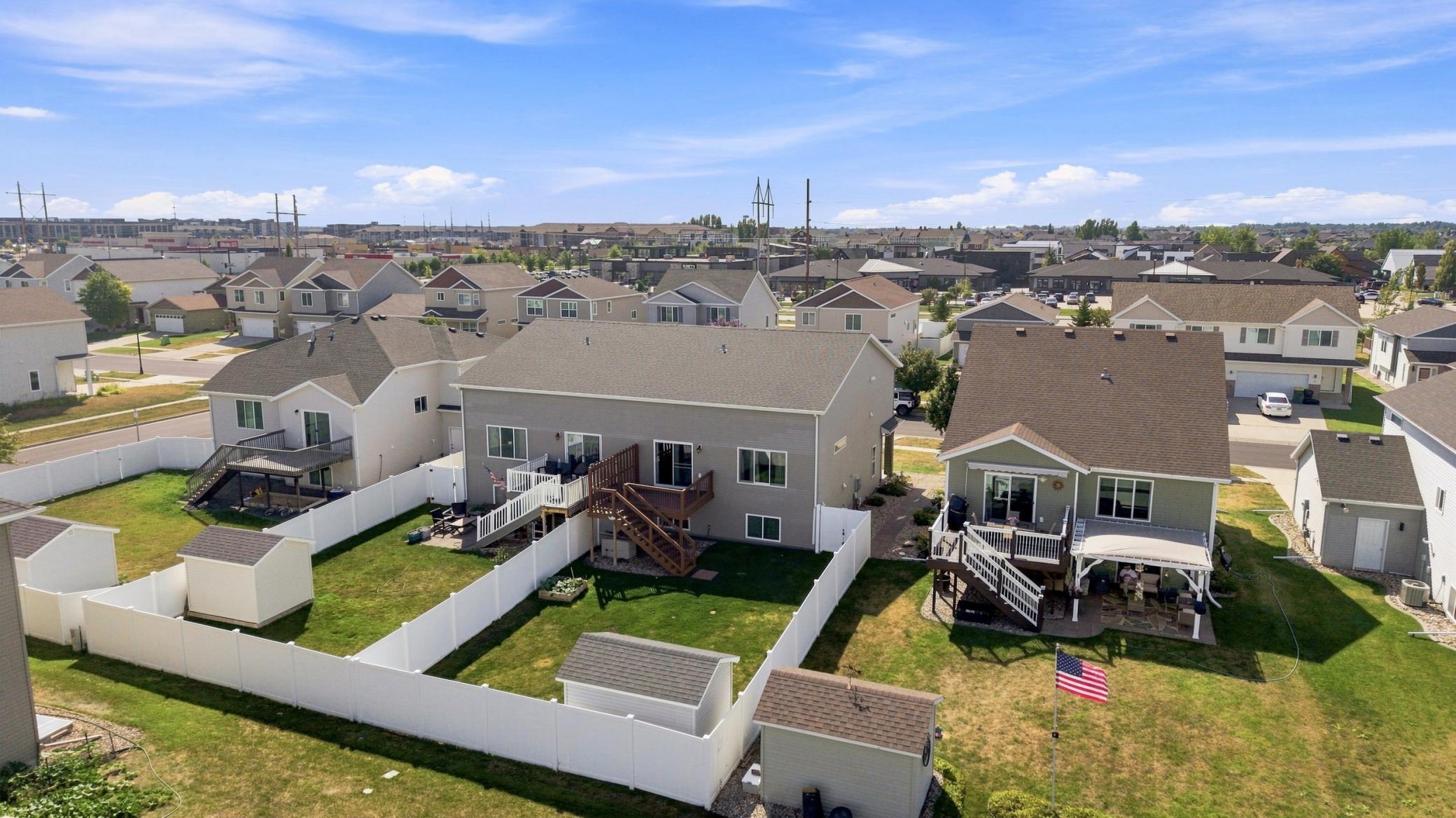 2012 twin home for sale at 454 Foxtail Drive E in West Fargo, ND — 3 bed, 3 bath (photo 30 of 38)